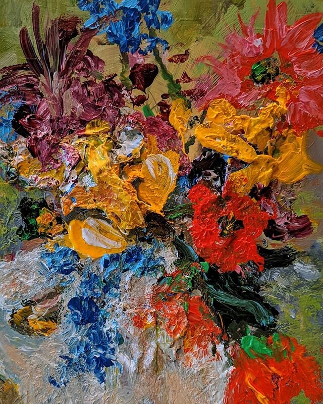 Rainy and grey days call for a distraction of colour #whattheheck  #smallpaintings  #createart  #stayathome  #paint  #flowers #playwithcolors #texturedpainting #smallworksonpaper  #springflowers