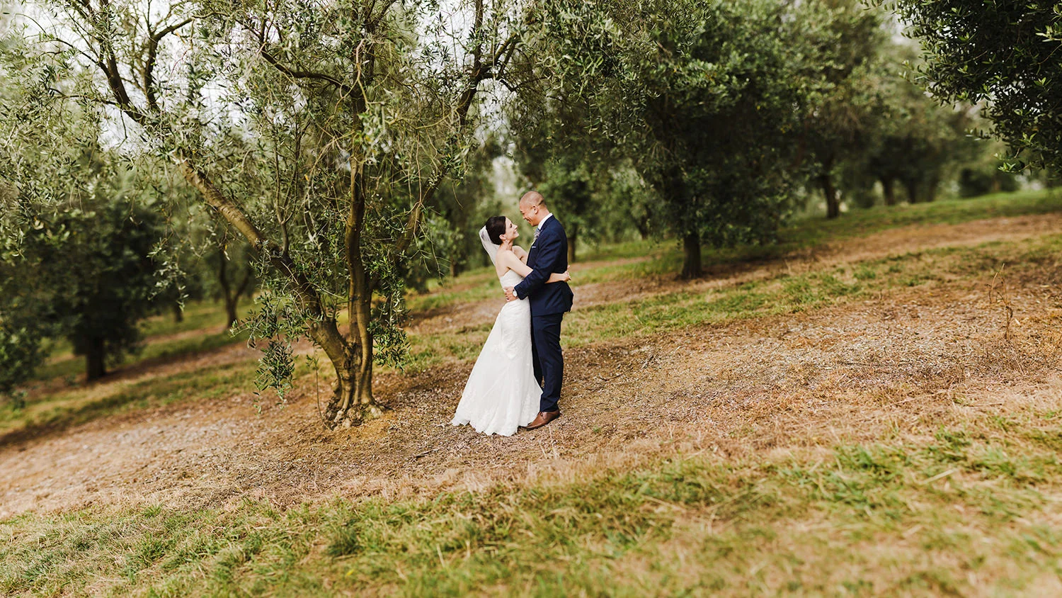 Brenizer method of Wedding Couple New Zealand.jpg