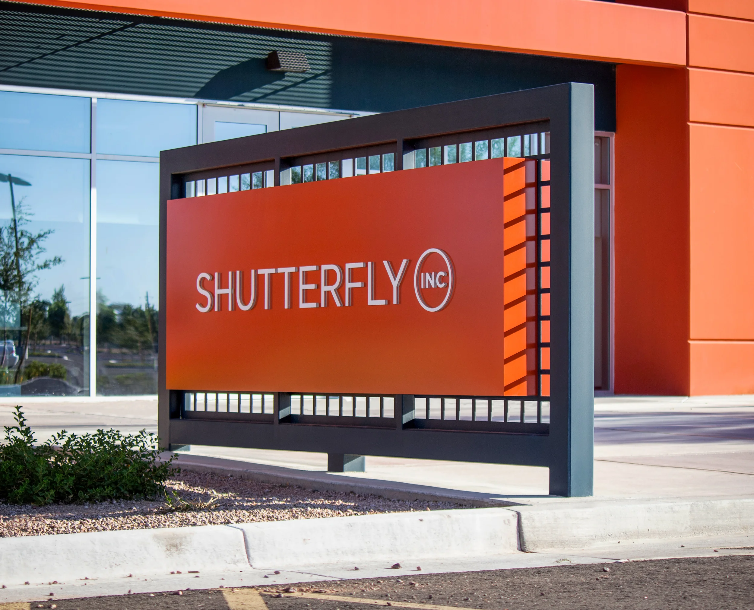 SHUTTERFLY