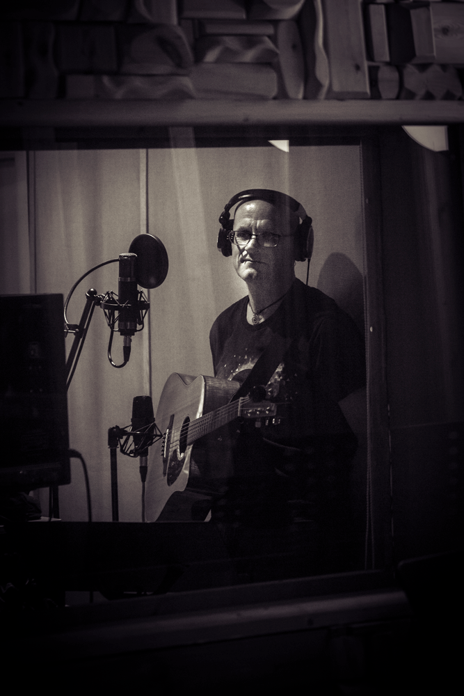 Dave-at-The-Loft-02.gif