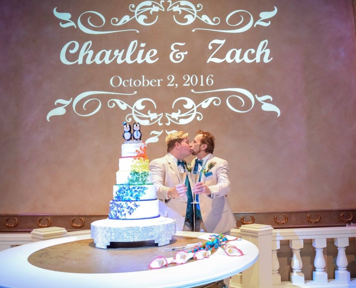 Cake Cutting with our Crystal Cake Stand