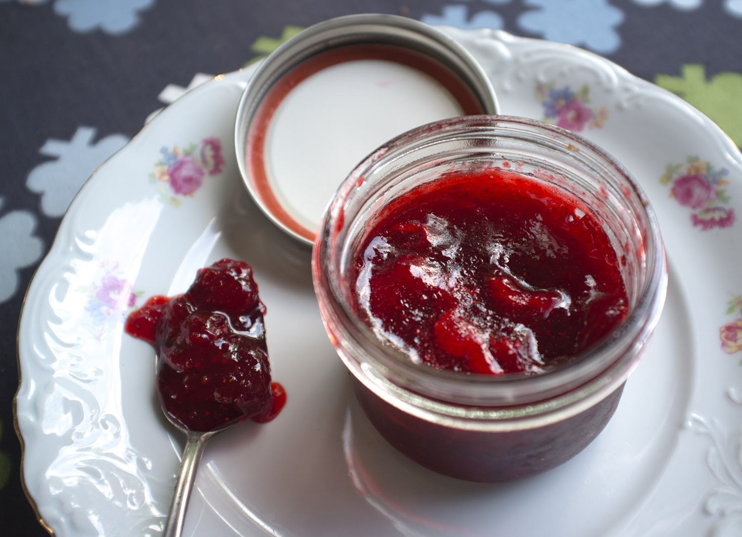  Gordy made the jam, (did I mention that Gordy has never made jam before and he is thinking. .. " could I make it on the bbq)."