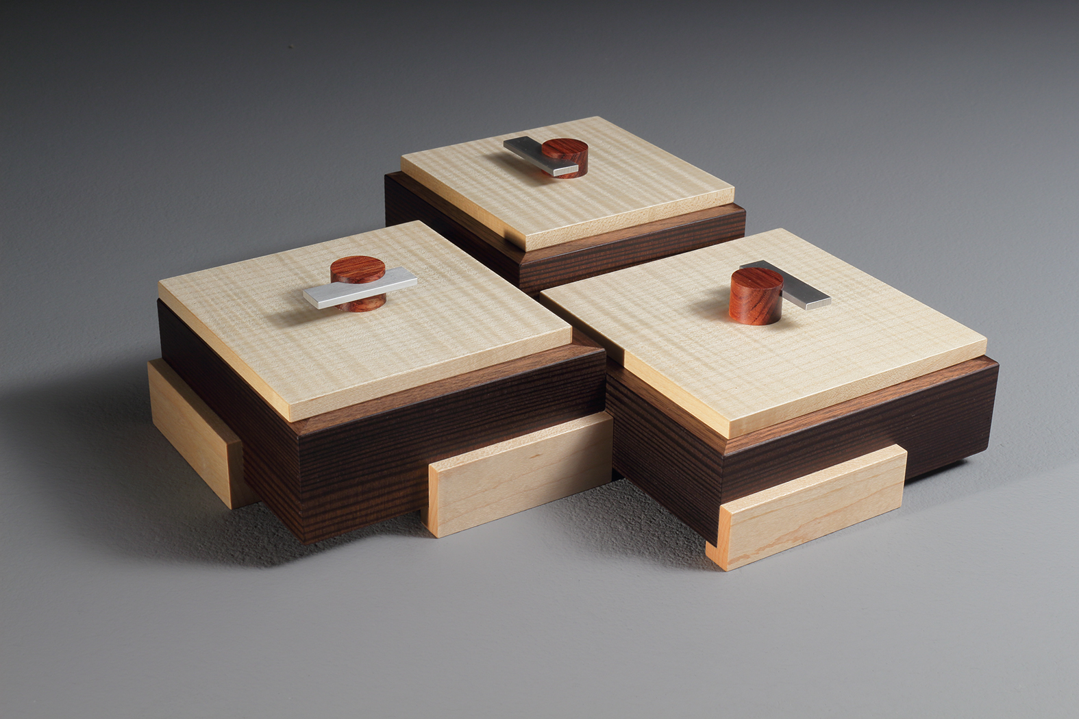 three tier box (X3T1)