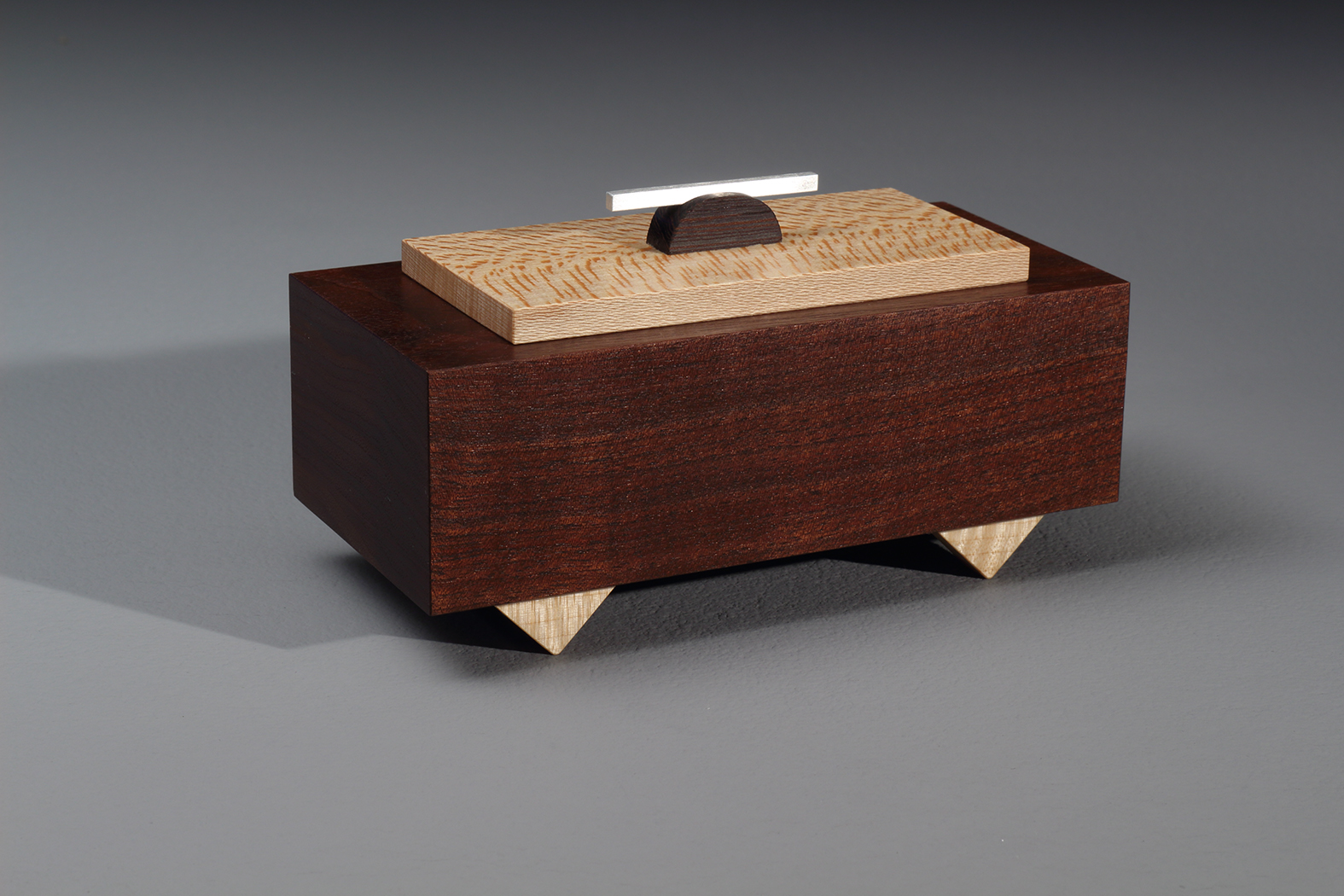 En Pointe Rectangle Sycamore Box (XENR2)