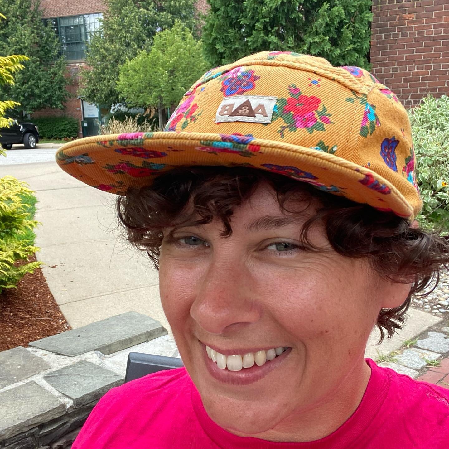 Brought out my favorite hat to @sevenstarsbakery today. Hat number 180. Dam I love this fabric. Wish I had more of it. #fabrichoarder #apenbird #notsweatshopshit