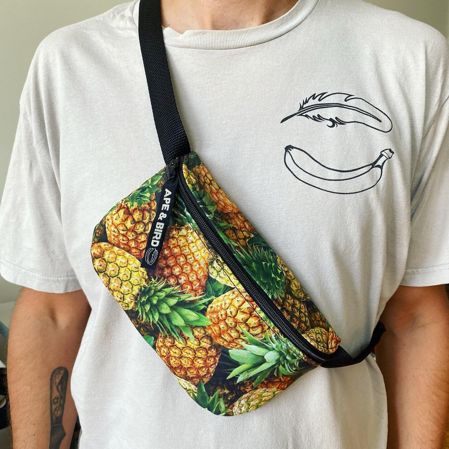 Thanks to everyone that grabbed a flash Friday cap yesterday. 

We also are going to keep adding to the fanny pack options on Fridays.

This week we have the pineapple fabric 😍  #fannypack #fannyfriday #apenbird