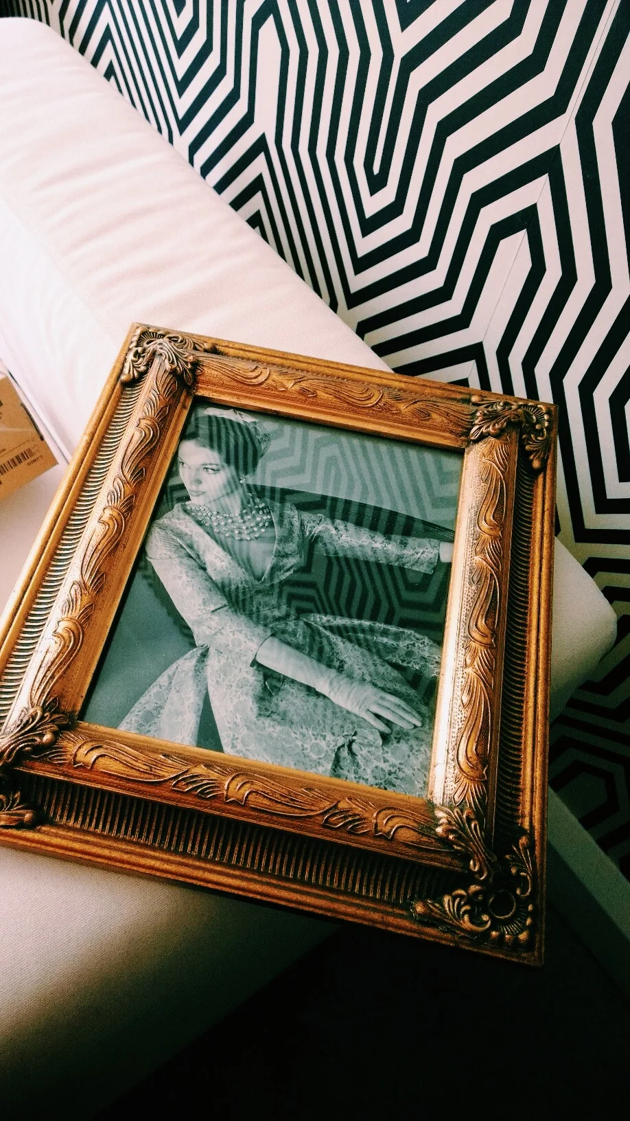HANGING PICTURES WITHOUT NAILS — SARAH AKWISOMBE