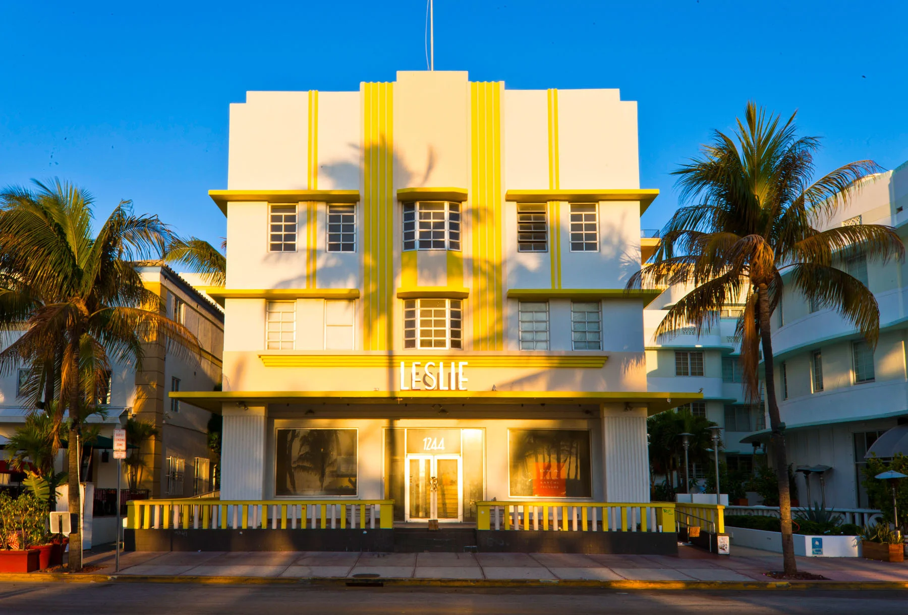 854_1miami_art_deco_25.jpg