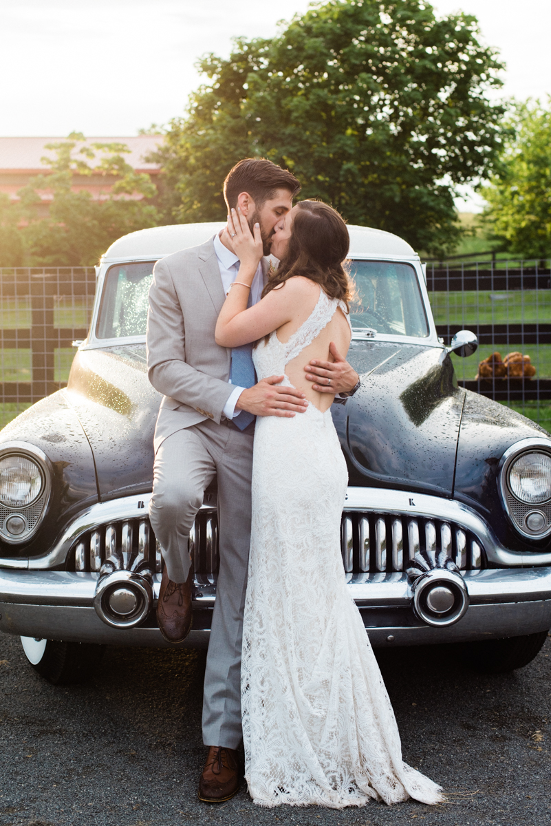Spring Riverside on the Potomac Wedding in Virginia  |  Katelyn & Brady (sneak peeks)
