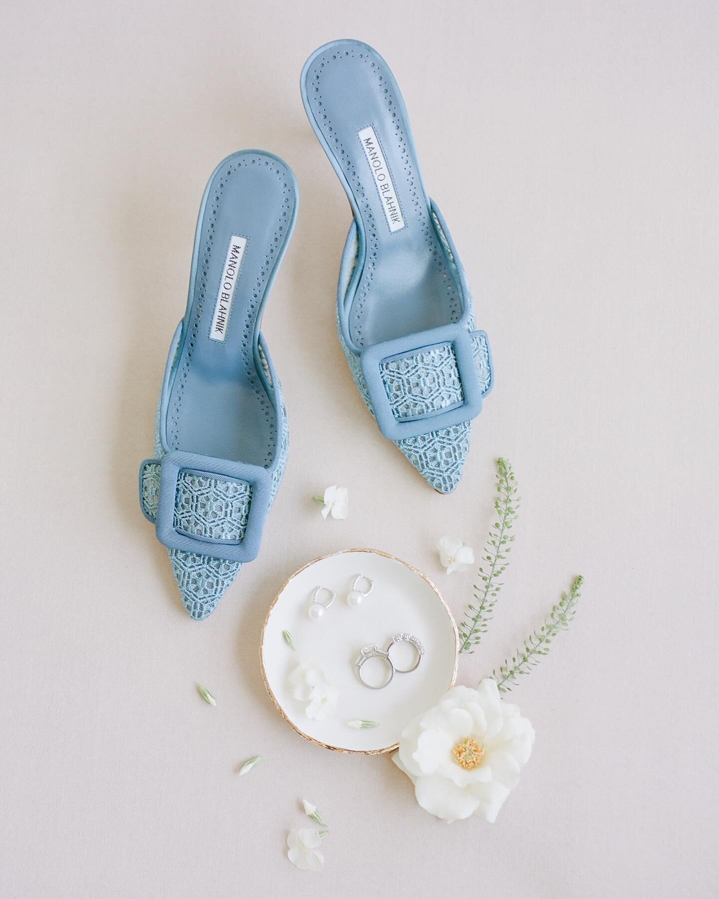 The prettiest &ldquo;something blue&rdquo; from K &amp; A&rsquo;s summer eastern shore wedding with @kaririderevents