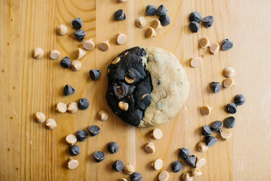 Chocolate Peanut Butter Swirl Cookie // Becca Bakes (www.becca-bakes.com)
