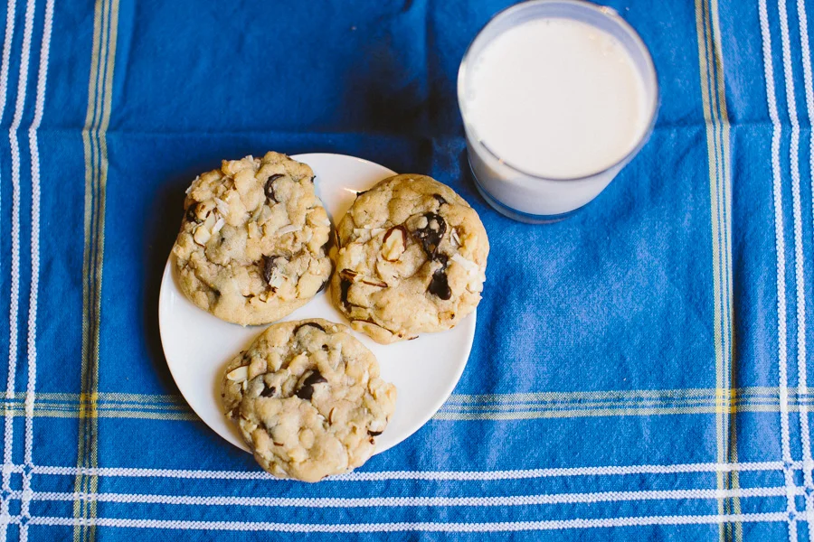 Almond Joy Cookies // Becca Bakes (www.becca-bakes.com)