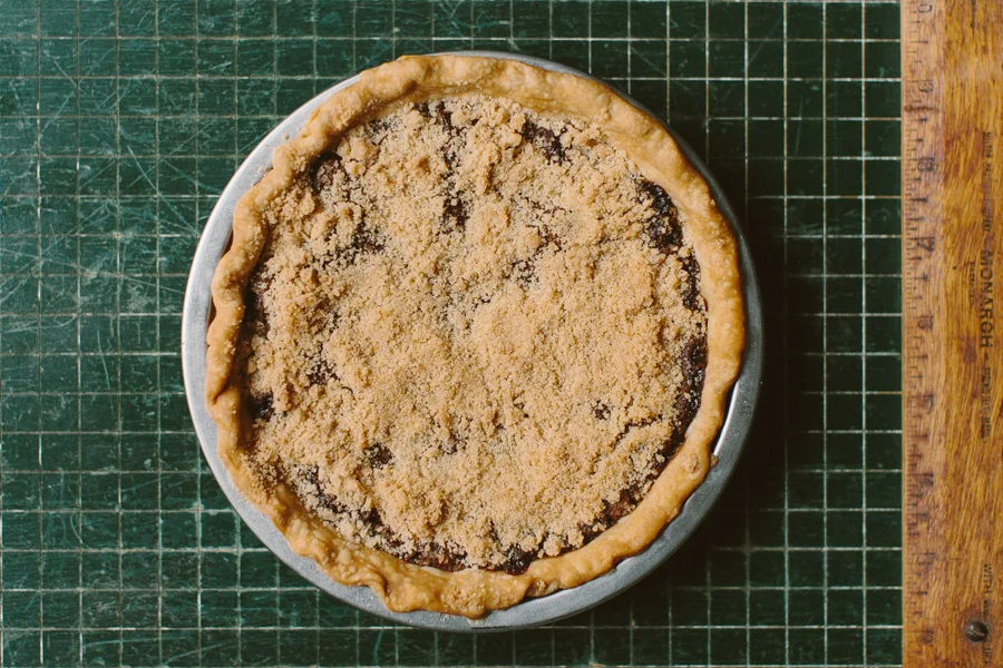 Shoofly Pie // Becca Bakes (www.becca-bakes.com)