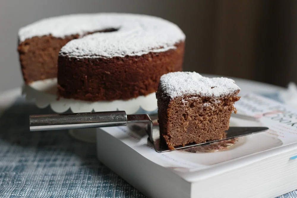 Secret Ingredient Chocolate Cake | Becca Bakes (www.becca-bakes.com)