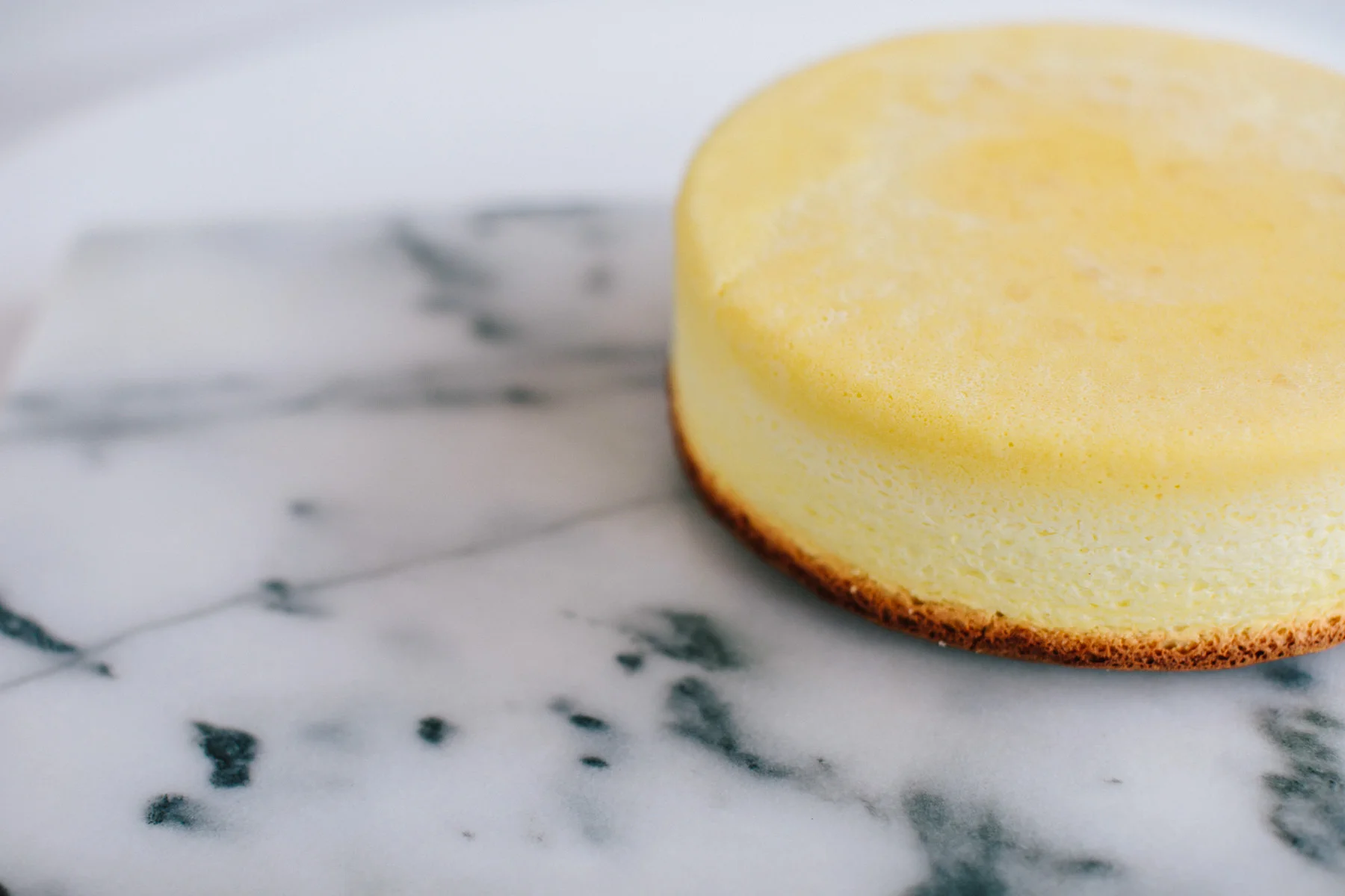 Light and Fluffy Japanese Cheesecake | Becca Bakes | www.becca-bakes.com