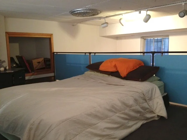 Sleeping loft with bed