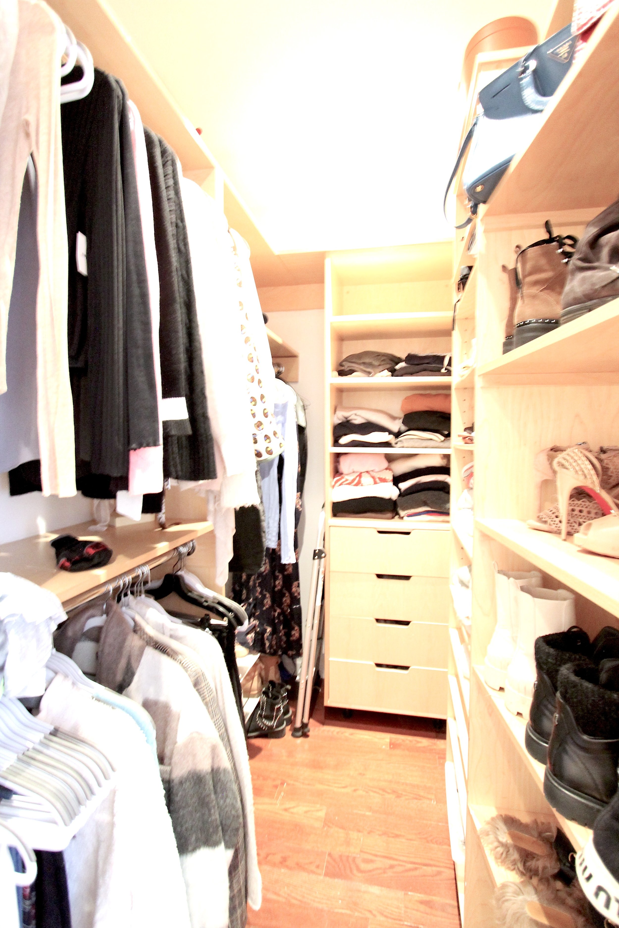 walkin closet.jpeg