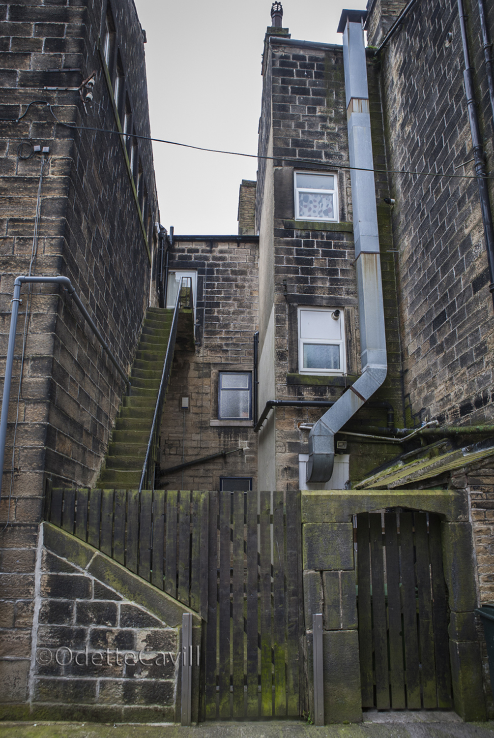 I took a stroll through the streets of Hebden Bridge. This is a very common sight. Everywhere is constructed of stone, and I was mistaken to think all built hundreds of years ago. New homes and buildings are also built with this method.