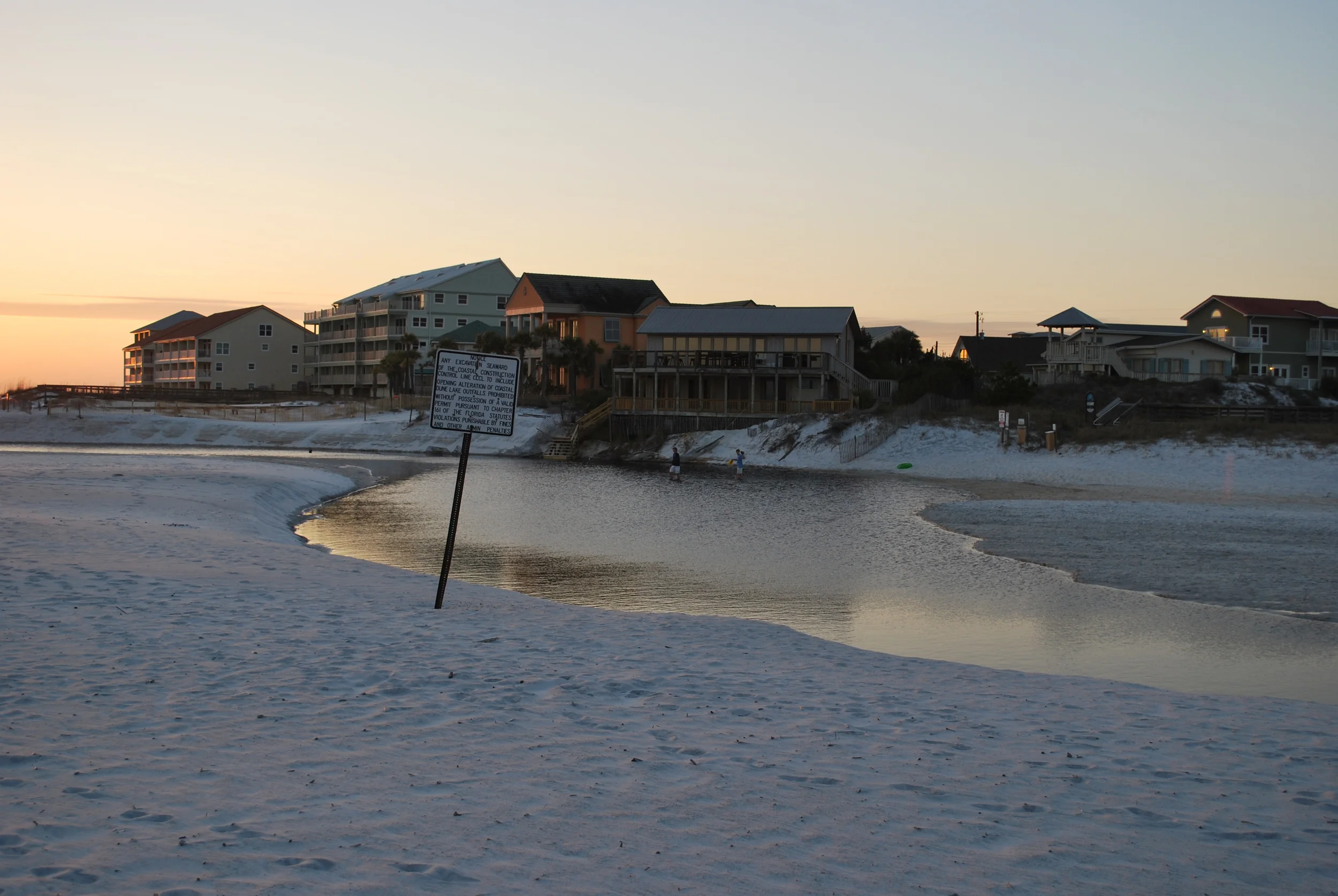 Eastern Lake within easy walking distance