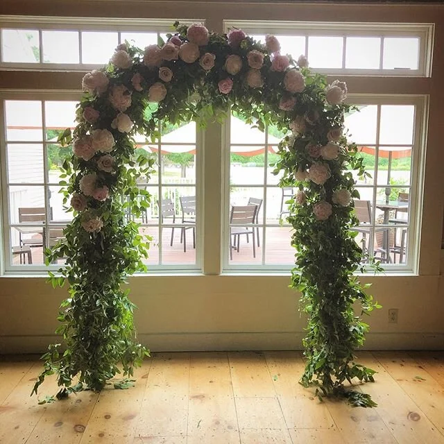 We got to create this beautiful ceremony arch for an intimate ceremony today! 
#meredithmccarthyfloraldesign #ipswichflorist #northshoreflorist #bostonflorist #mmfd #mmfdweddings #ceremonyflowers #ceremony #smilax #microwedding #microweddings @1640ha
