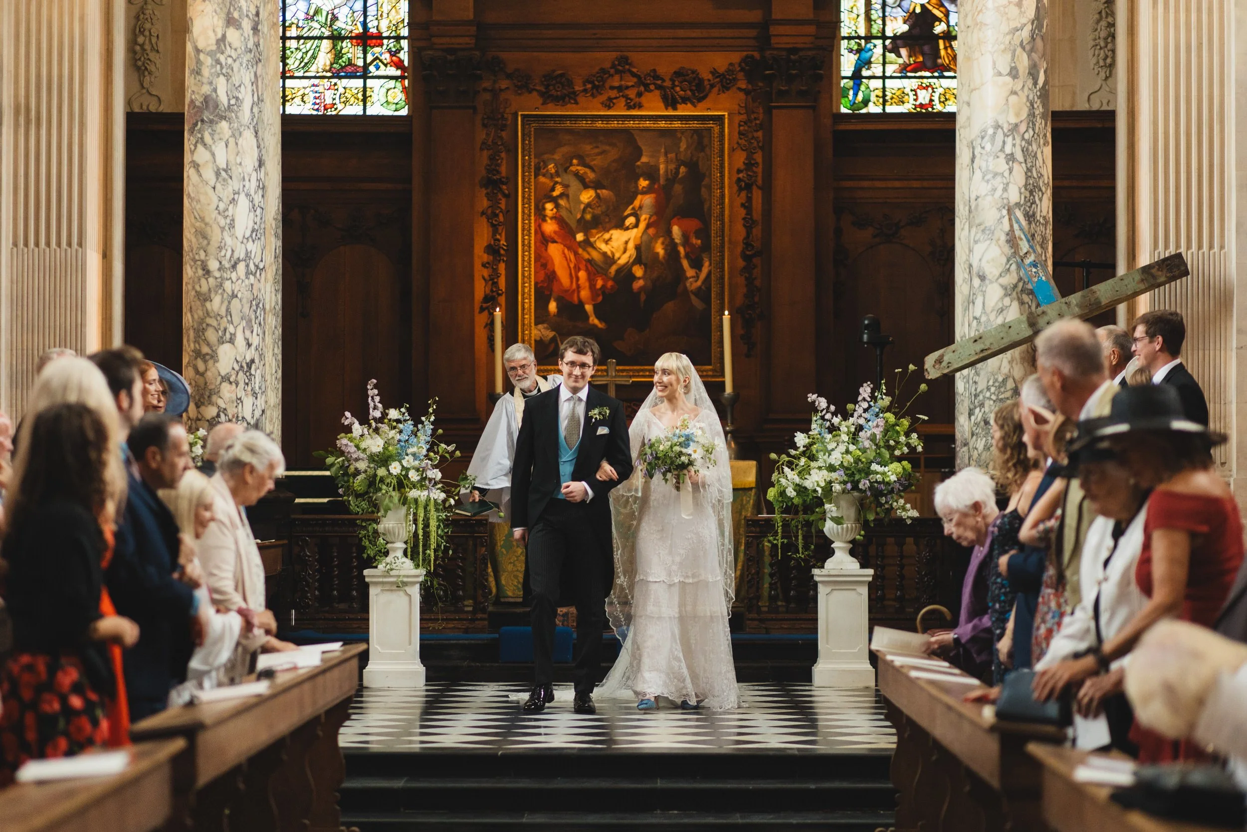 043_pembroke-college-chapel-cambridge-wedding-photography_cat-lane-photo.jpg