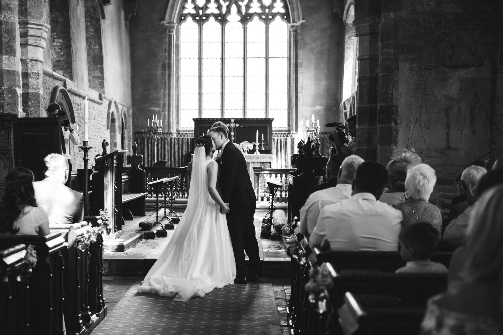 barns-at-hunsbury-hill-northampton-wedding-photography_web__1328_4G2A8128.jpg