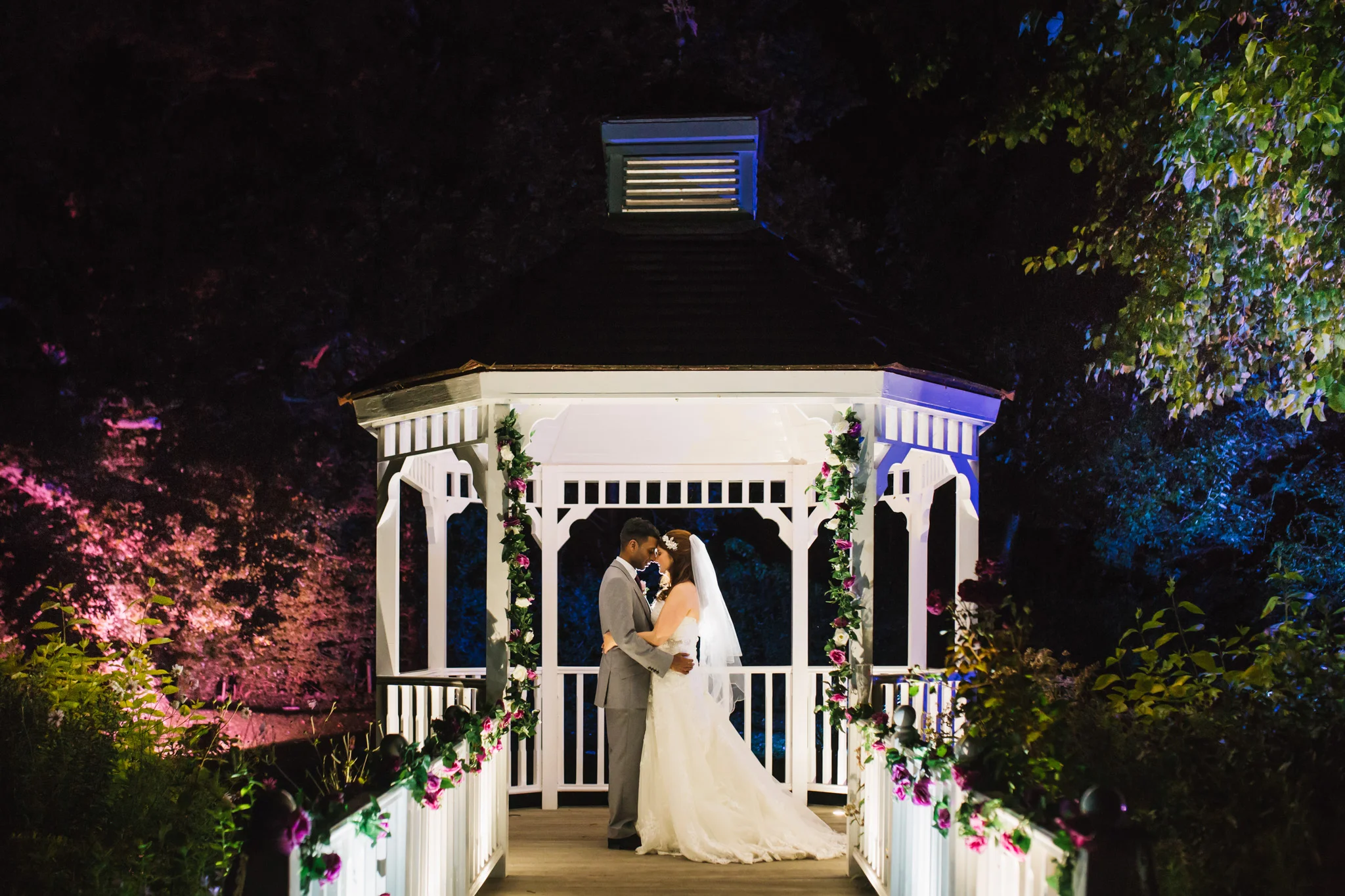 Nicola &amp; Kavi: Heartfelt Outdoor Wedding at Sheene Mill, Royston