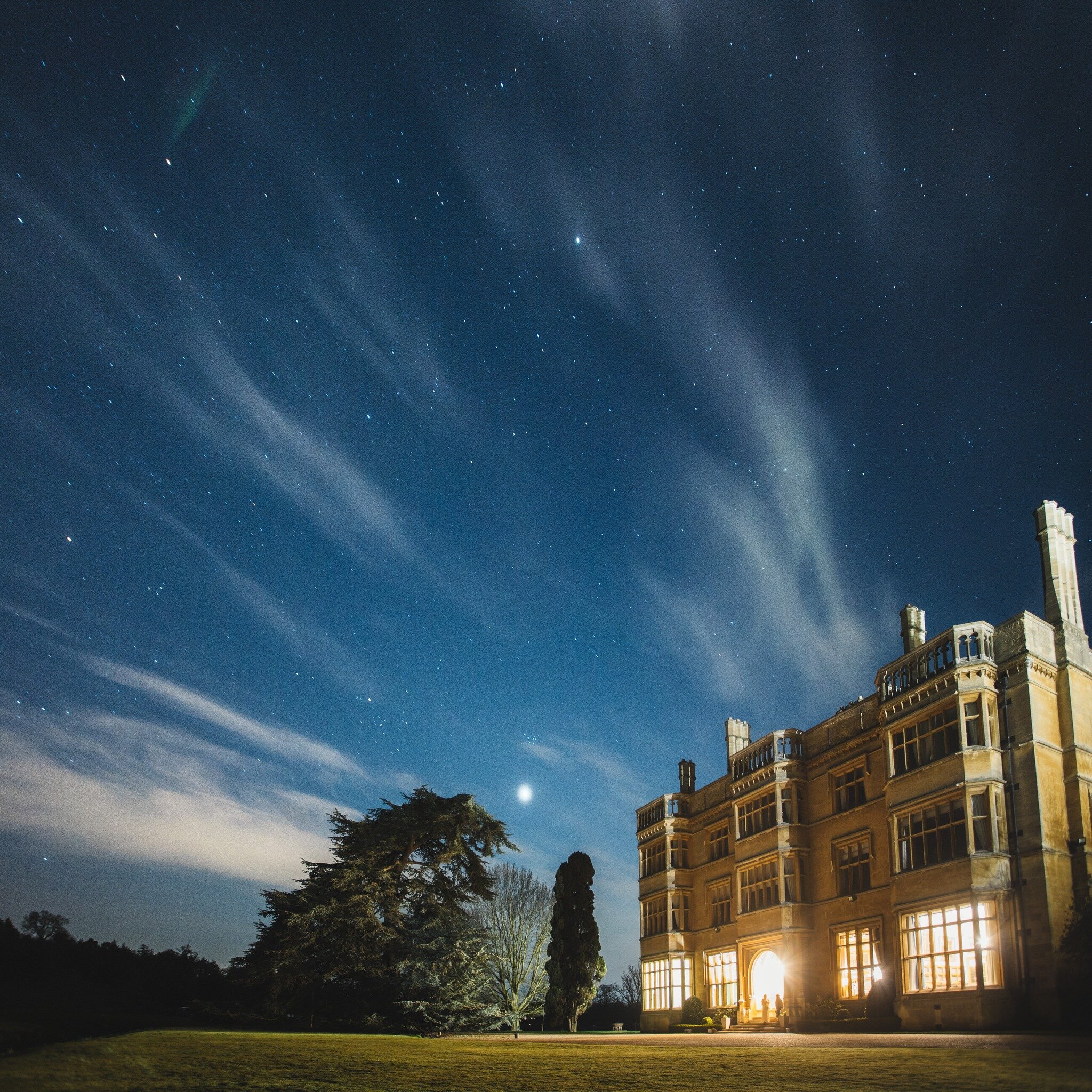 A starry night scene as I left Cristina &amp; Matt's wedding at Shuttleworth Mansion House ✨

Venue: @shuttleworthtrust 

#shuttleworthwedding #shuttleworthmansionhouse #shuttleworthweddingphotographer #bedfordshireweddingphotographer