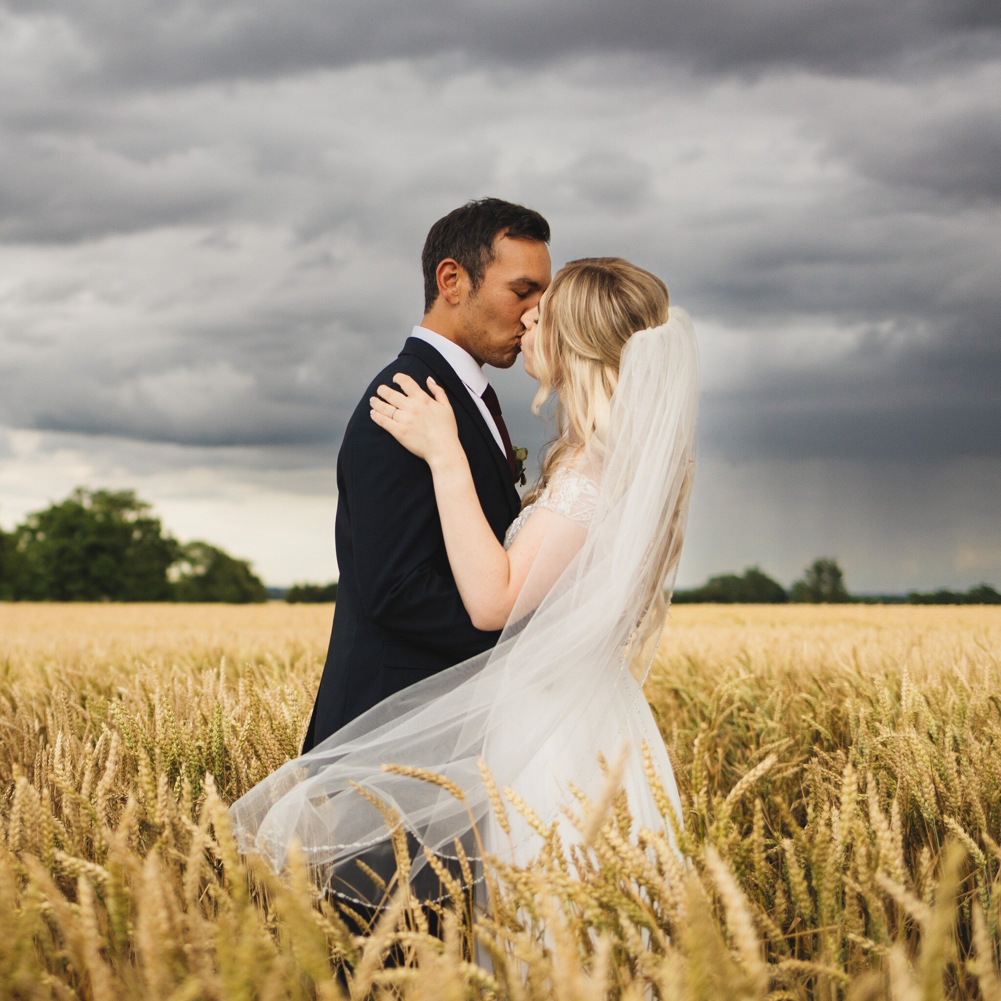 I'm still in awe of this dramatic sky we had on Sophie &amp; Duncan's wedding day. Big props to these two for coming out to shoot in it as it was only a matter of time before that dark rain cloud came our way. Worth it though! ✨

Venue: @bassmeadmano