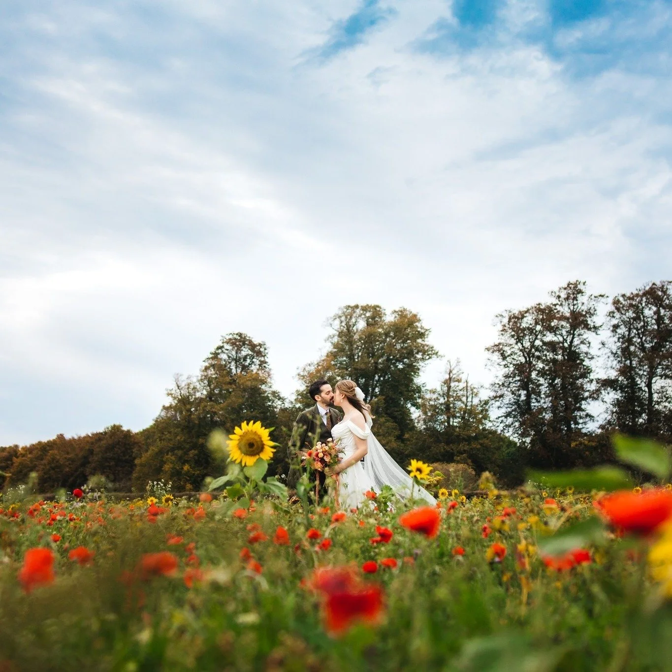 Words really do fail me at the moment to try and explain quite how meaningful and wonderful Evie &amp; Onorio's wedding day was.. but this photo deserves its own standalone post anyway so a big write up can wait for the next post about their day 💛

