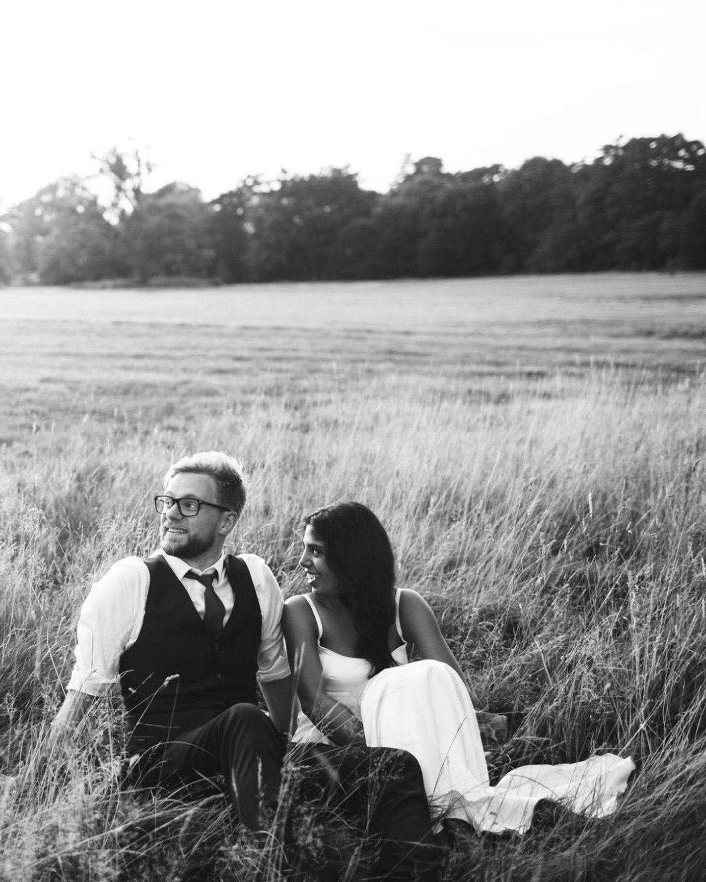 Years later I am still dreaming of the relaxed summer vibes of Fareen &amp; Nick&rsquo;s wedding.. and the samosas too! 

It&rsquo;s impossible to sum up their incredible day in this little carousel but you can browse through all my favourites over a