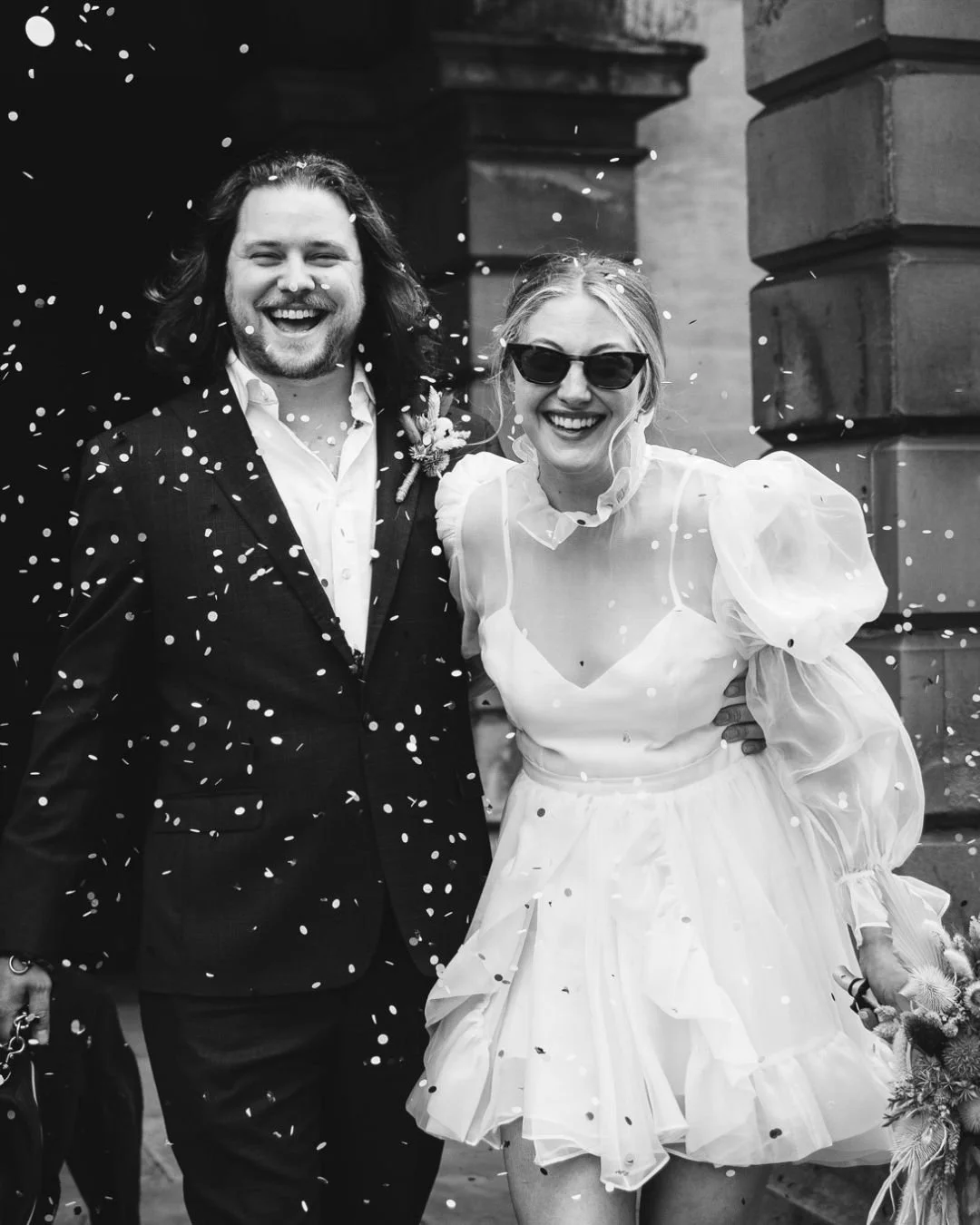 This confetti moment from Kelsey &amp; Simon's wedding continues to be an all time favourite of mine! Swipe for more black and white moments from their Bedford micro wedding 🤍

Dress: @odylynetheceremony 

_____

I believe in beautiful, unobtrusive 