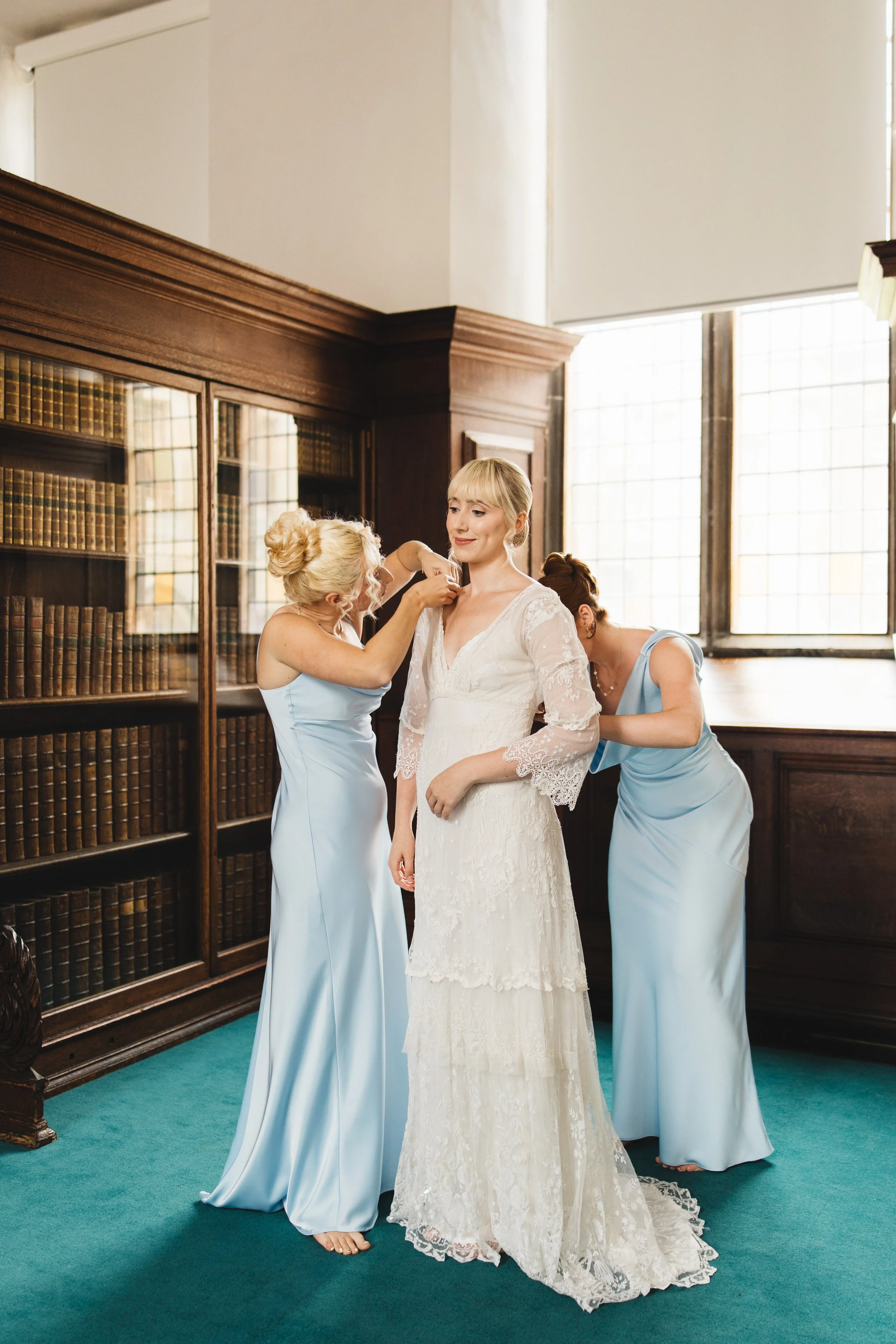 022_pembroke-college-chapel-cambridge-wedding-photography_cat-lane-photo.jpg