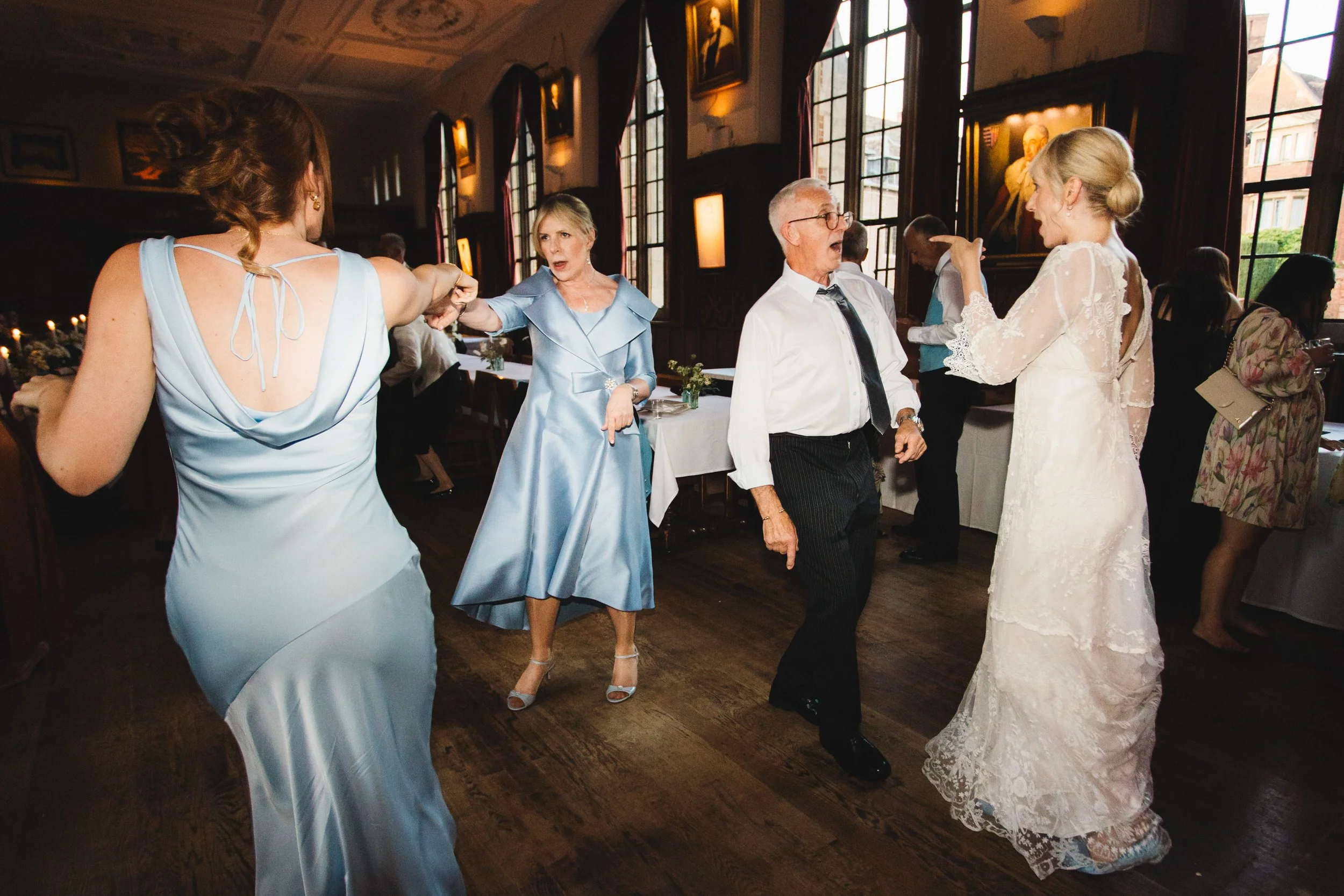107_pembroke-college-chapel-cambridge-wedding-photography_cat-lane-photo.jpg