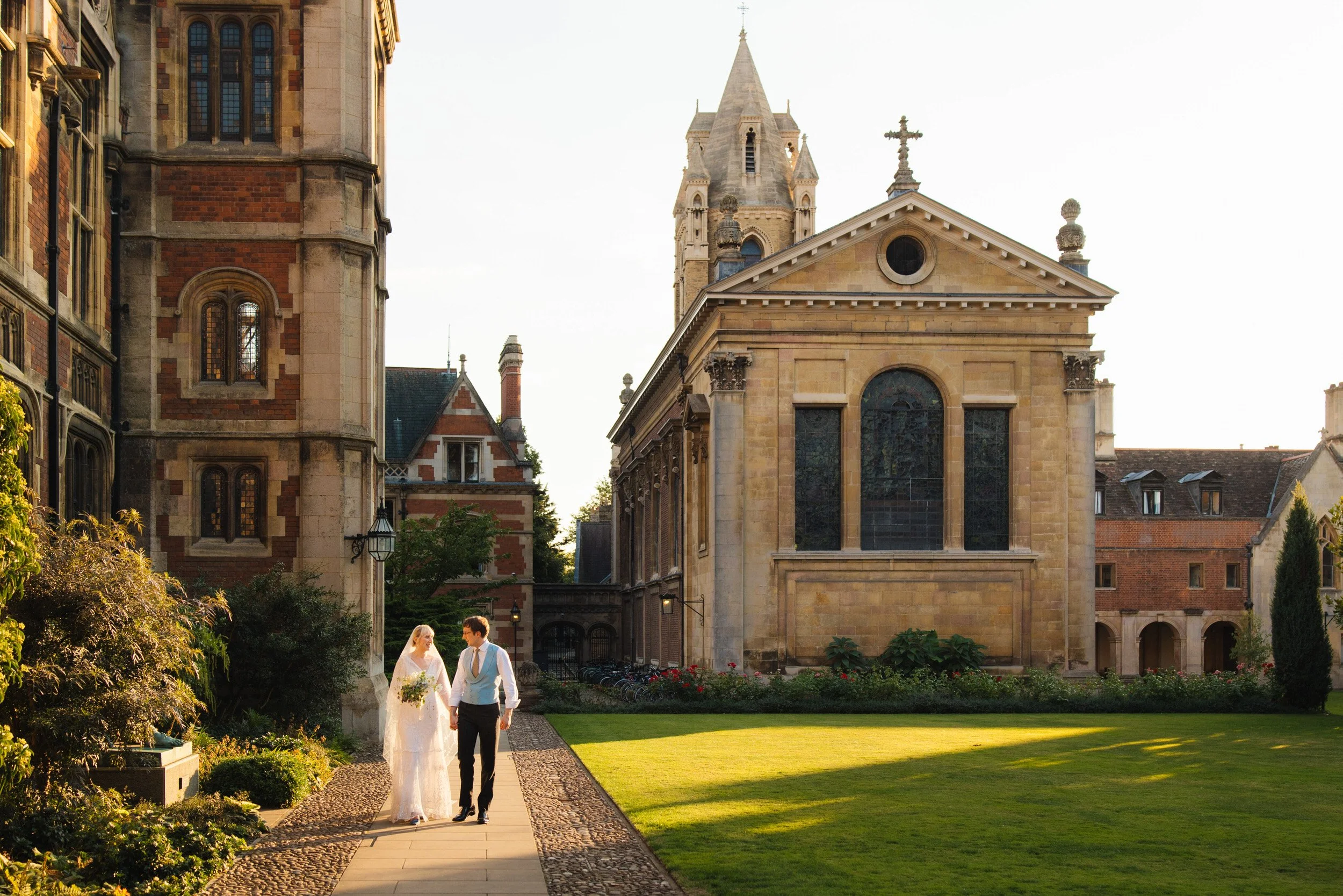 090_pembroke-college-chapel-cambridge-wedding-photography_cat-lane-photo.jpg