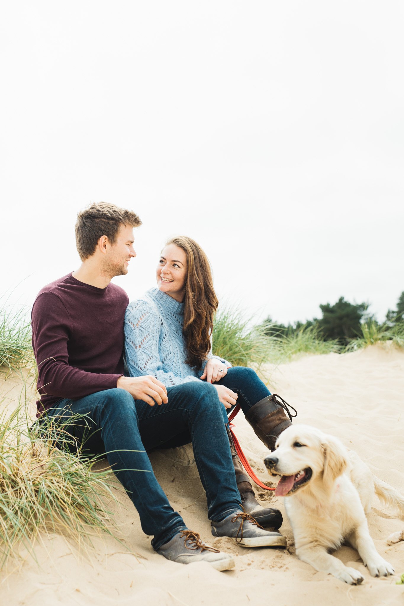 07__norfolk-beach-engagement-shoot-photography.jpg