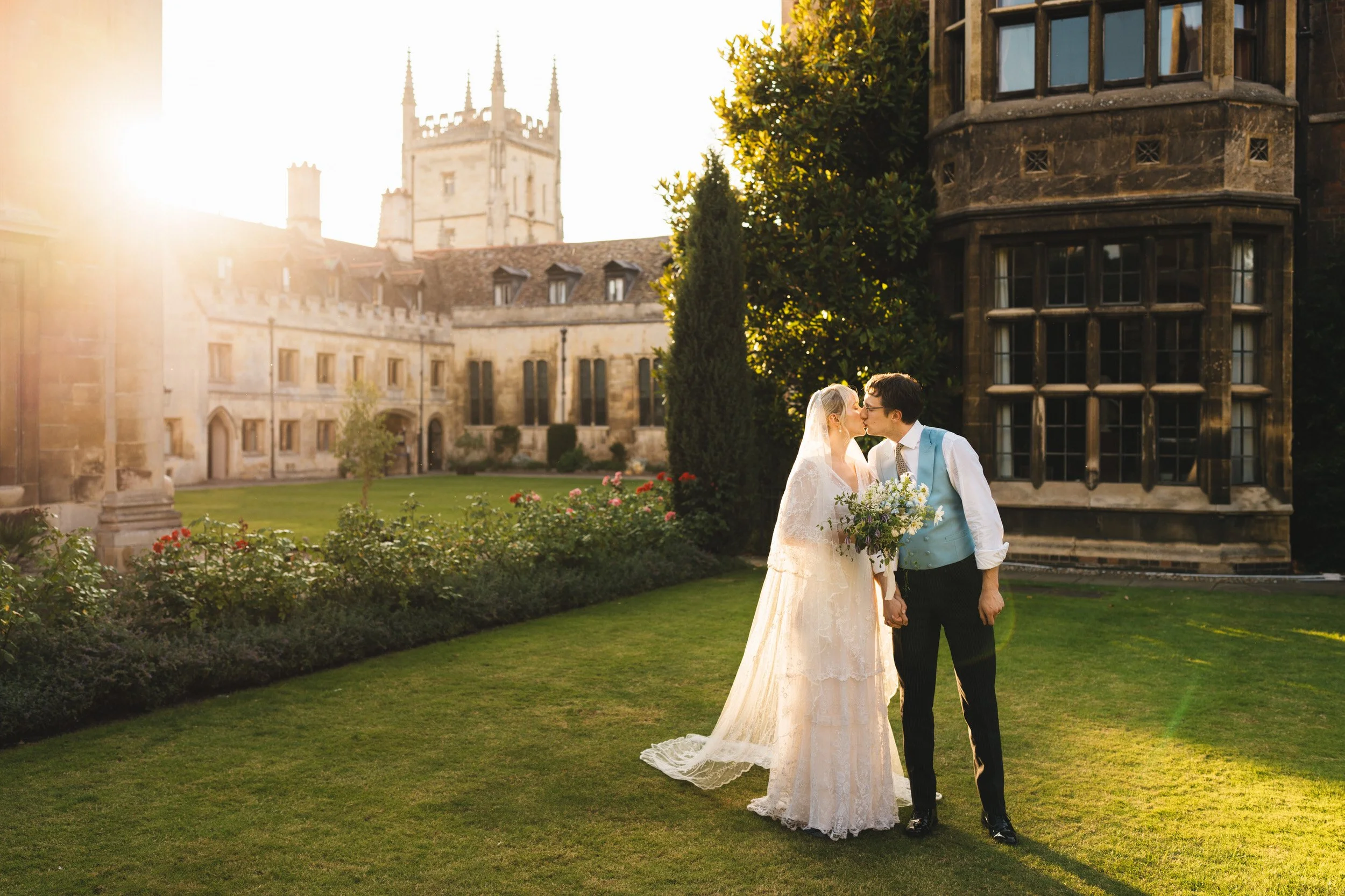 088_pembroke-college-chapel-cambridge-wedding-photography_cat-lane-photo.jpg