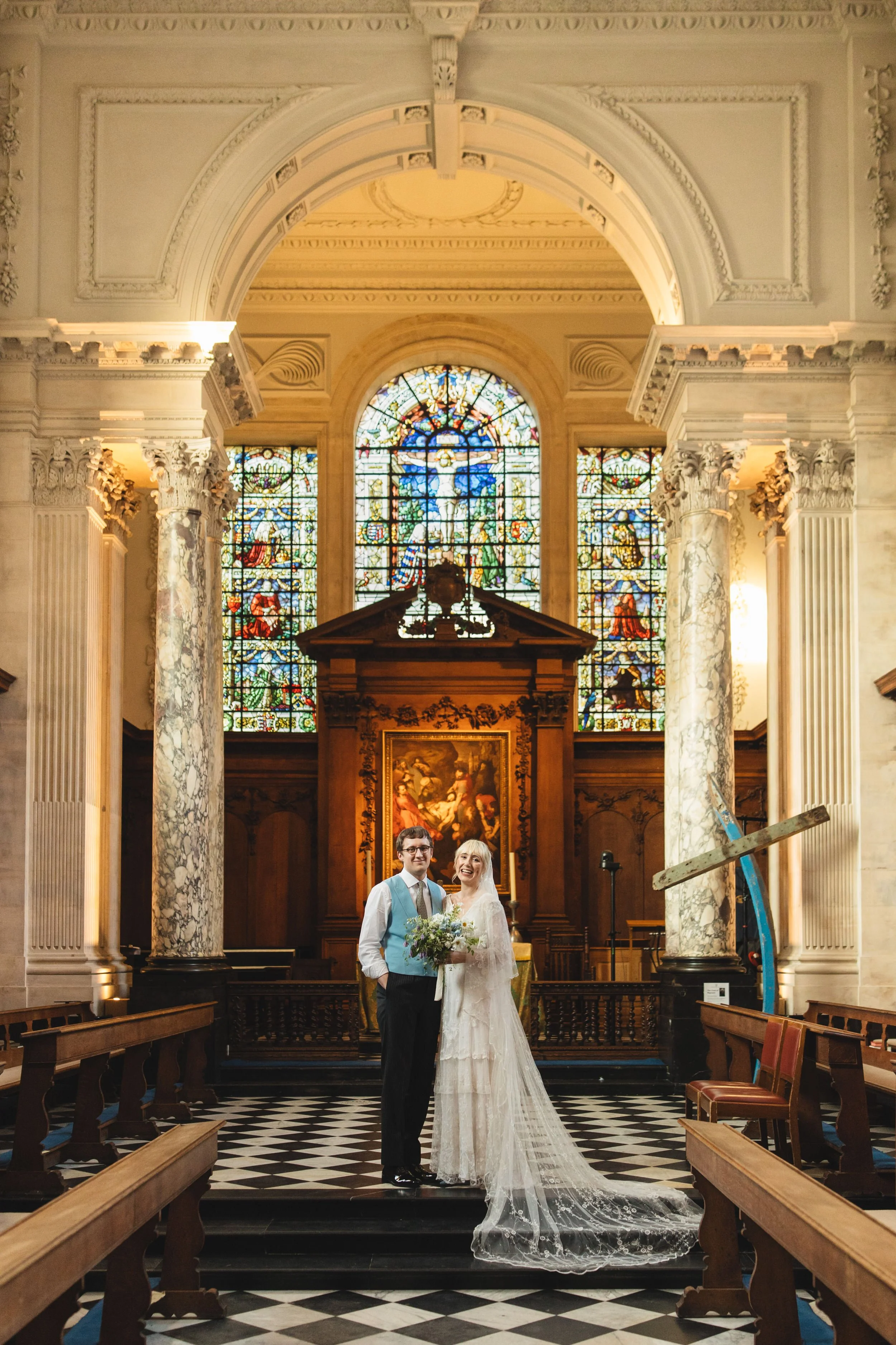 097_pembroke-college-chapel-cambridge-wedding-photography_cat-lane-photo.jpg