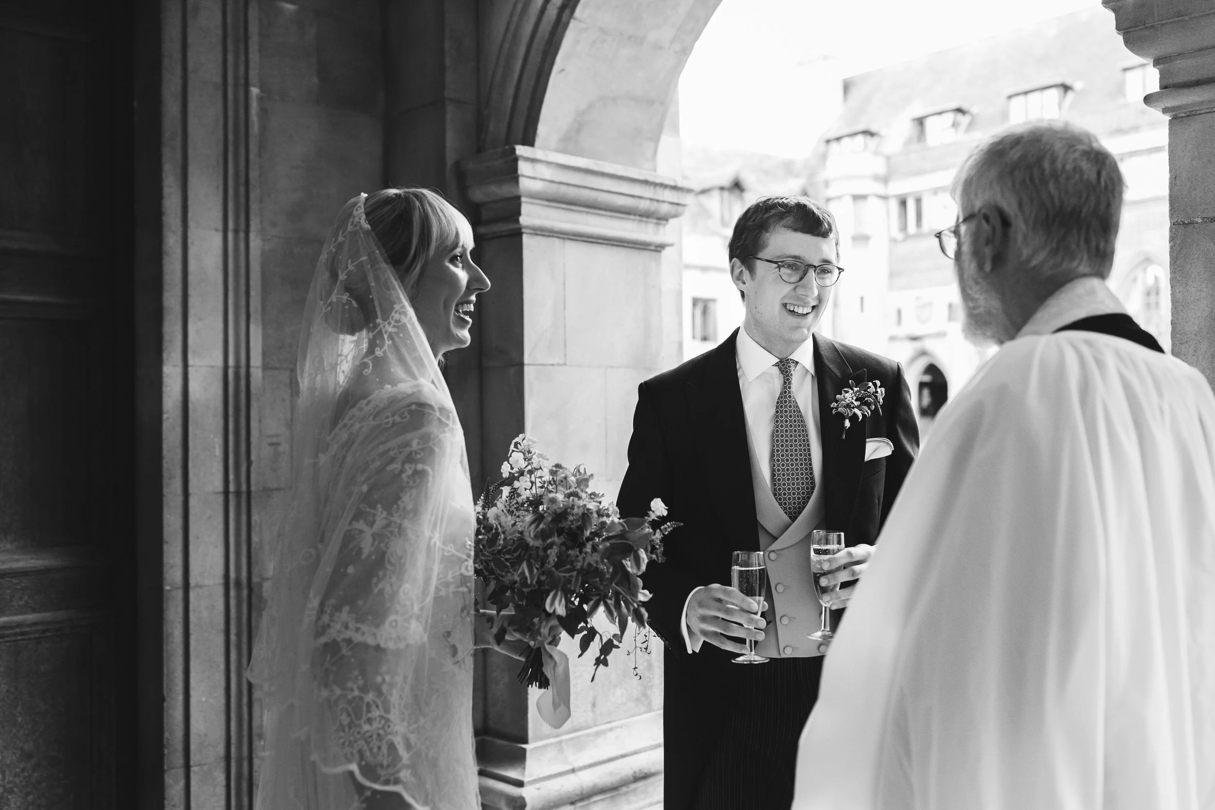 046_pembroke-college-chapel-cambridge-wedding-photography_cat-lane-photo.jpg