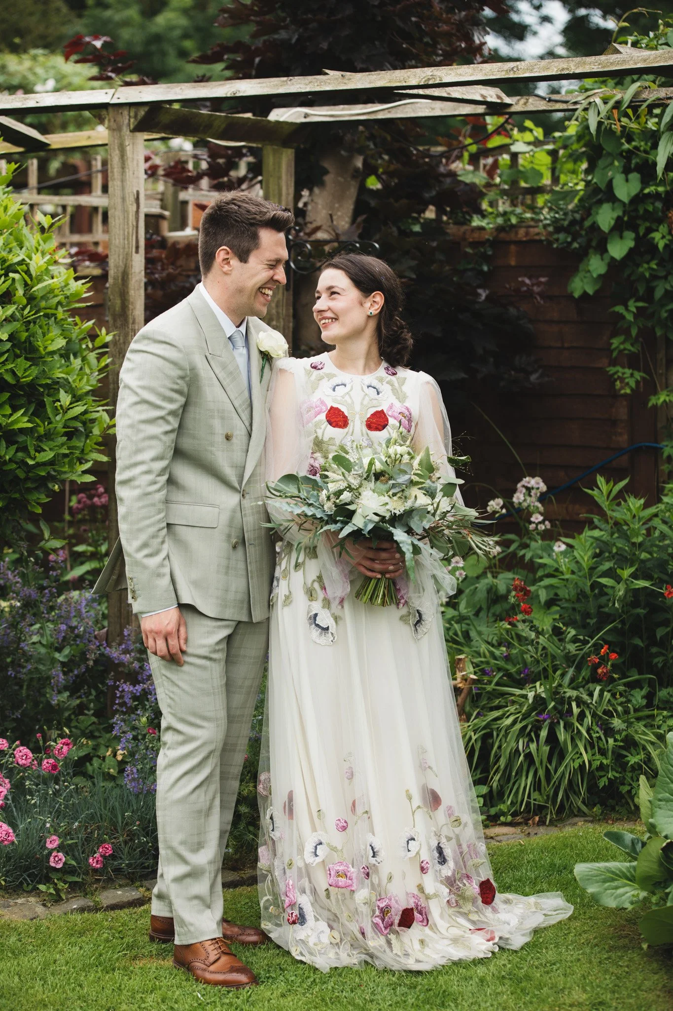 055_the-sun-felmersham-bedfordshire-micro-wedding-photography.jpg
