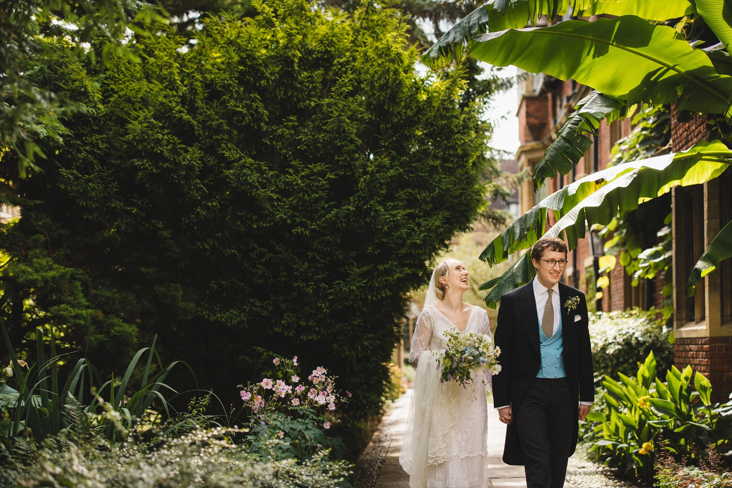 064_pembroke-college-chapel-cambridge-wedding-photography_cat-lane-photo.jpg