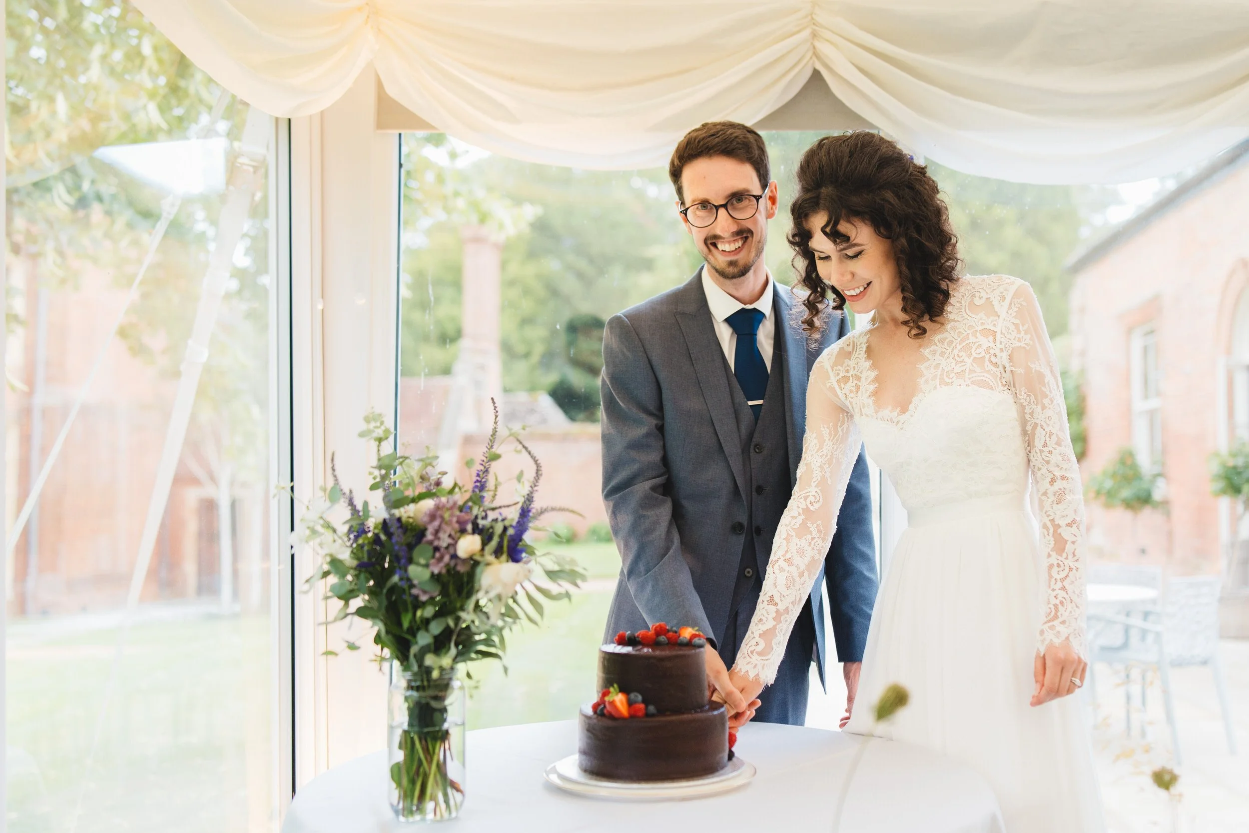 075_wimpole-gardens-longstowe-hall-cambridge-wedding-photography_cat-lane-photo.jpg