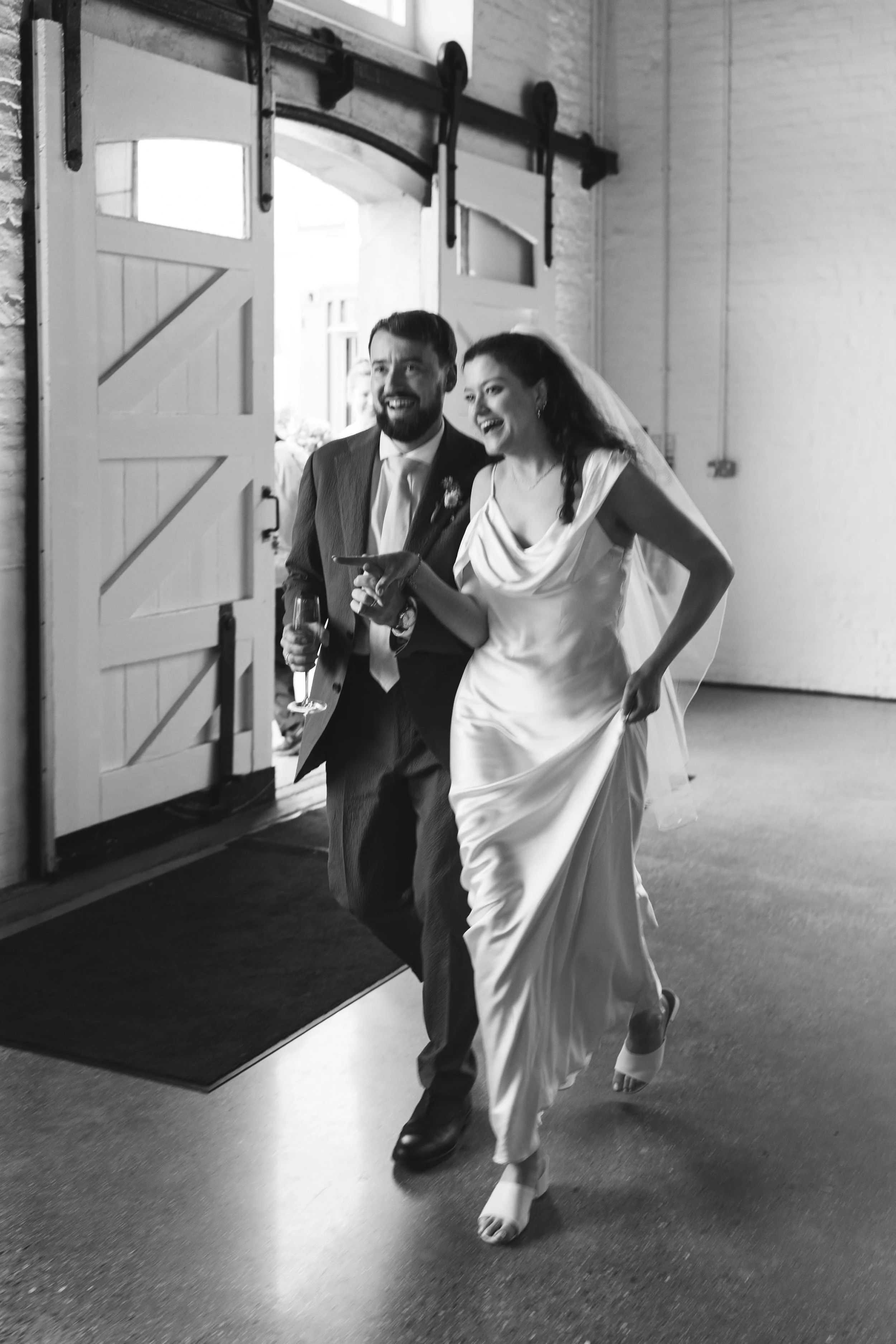 093_trinity-buoy-wharf-wedding-photographer_cat-lane-photo.jpg