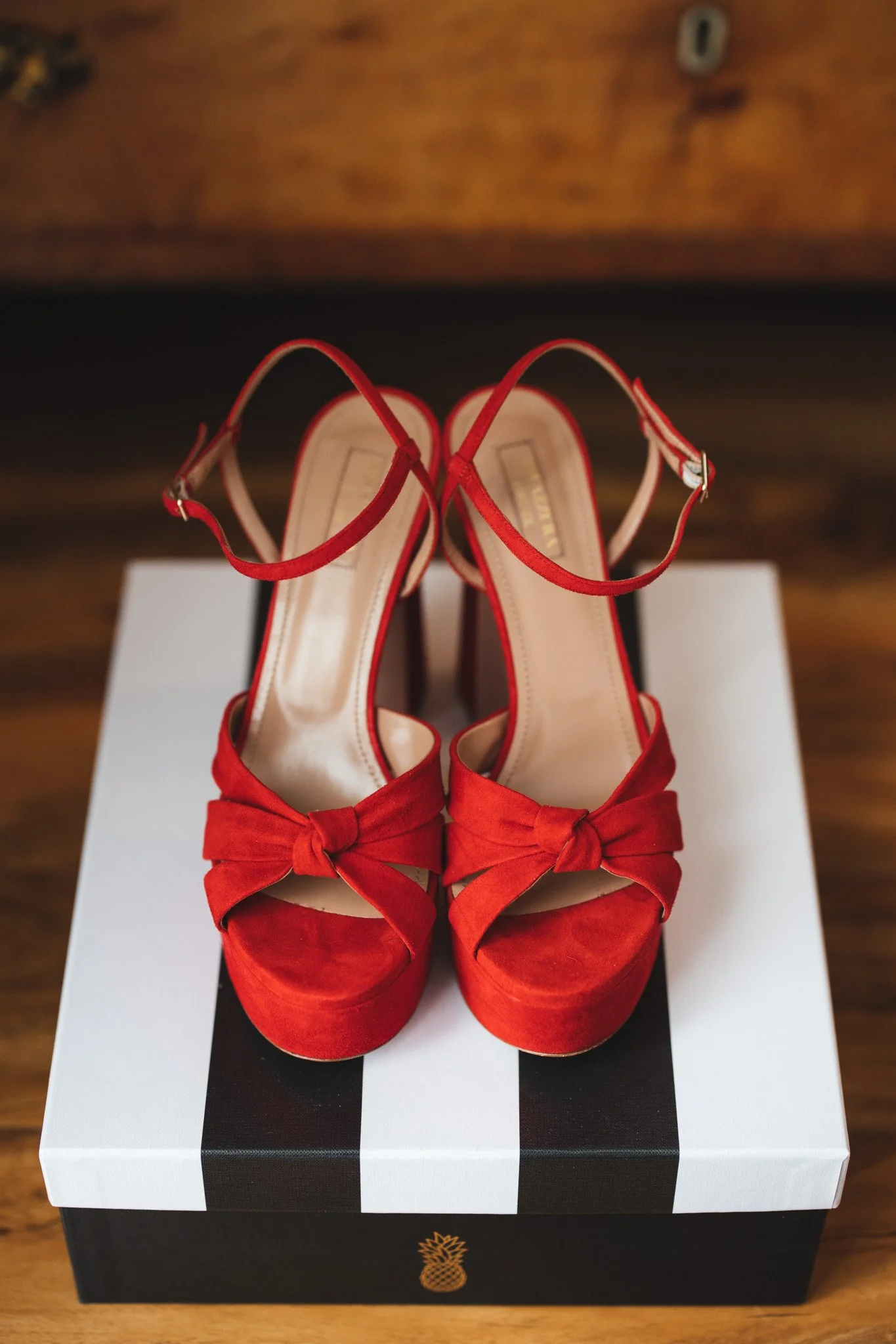 003_the-sun-felmersham-bedfordshire-micro-wedding-photography.jpg