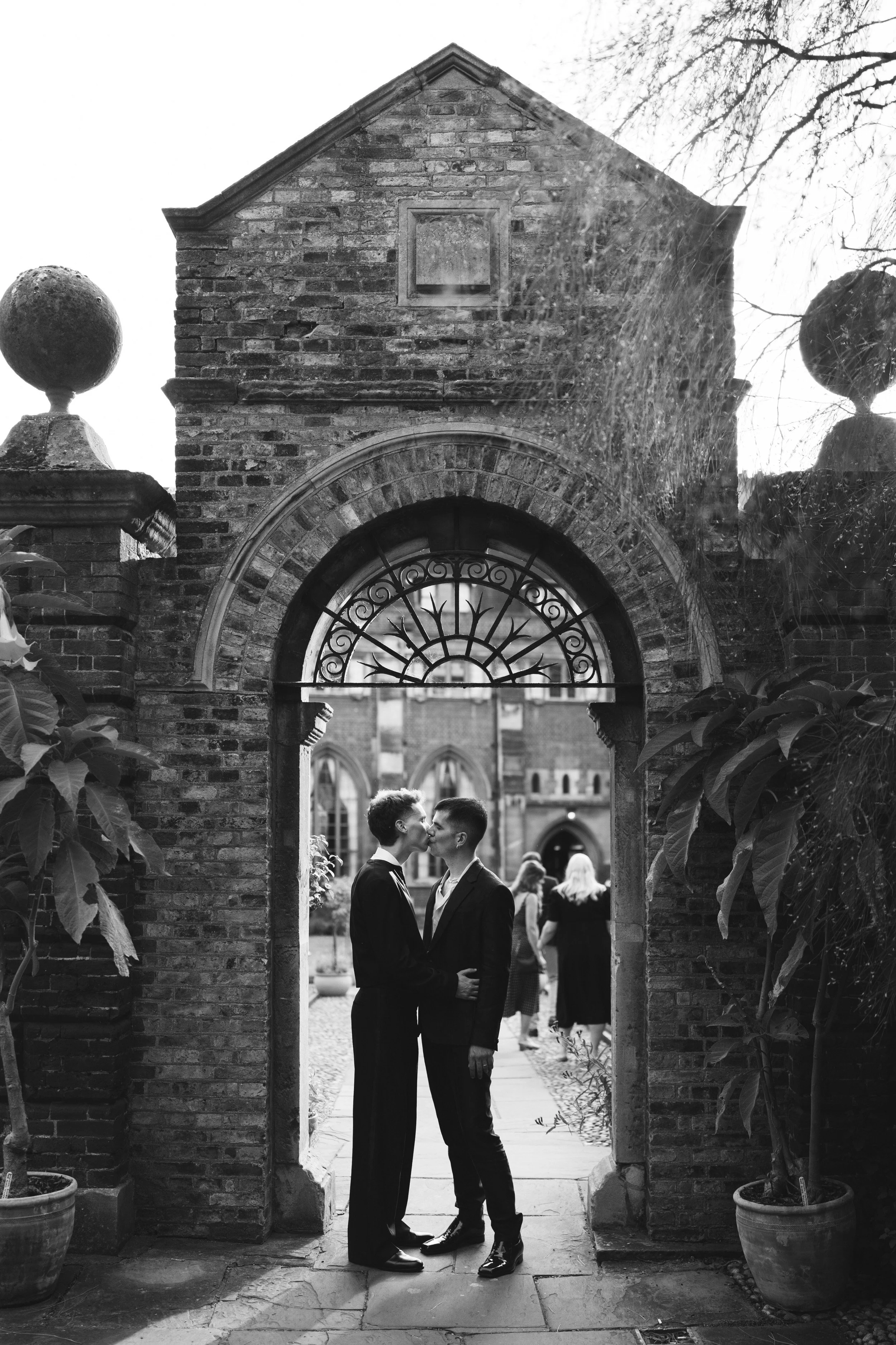 071_pembroke-college-cambridge-wedding-photography_cat-lane-photo.jpg
