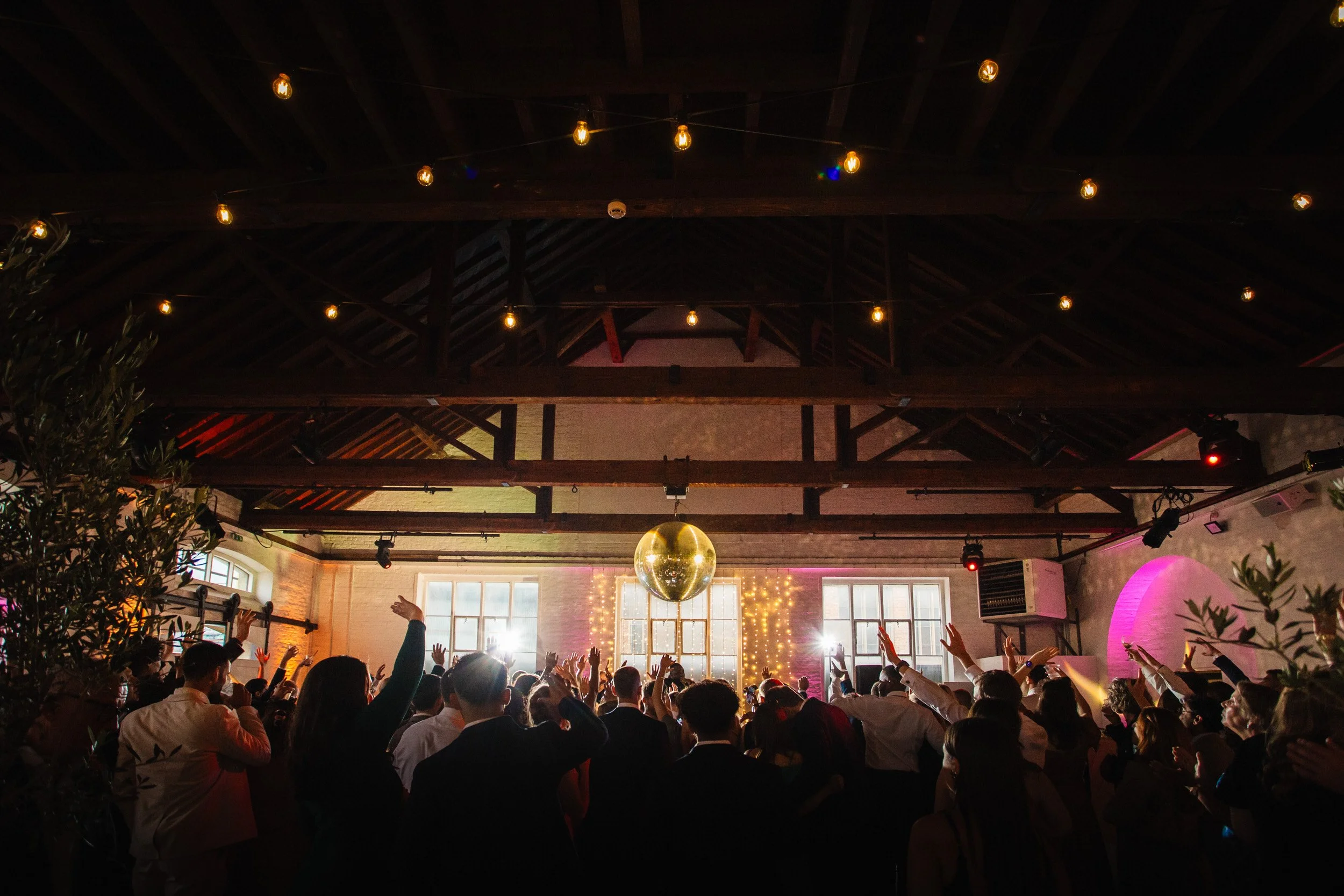 137_trinity-buoy-wharf-wedding-photographer_cat-lane-photo.jpg