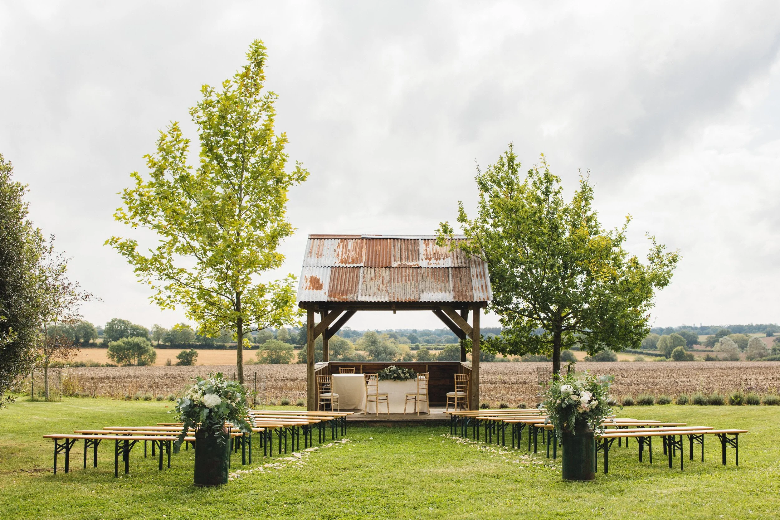 002_outdoor-ceremony-huntsmill-farm-wedding-photography_cat-lane-photo.jpg