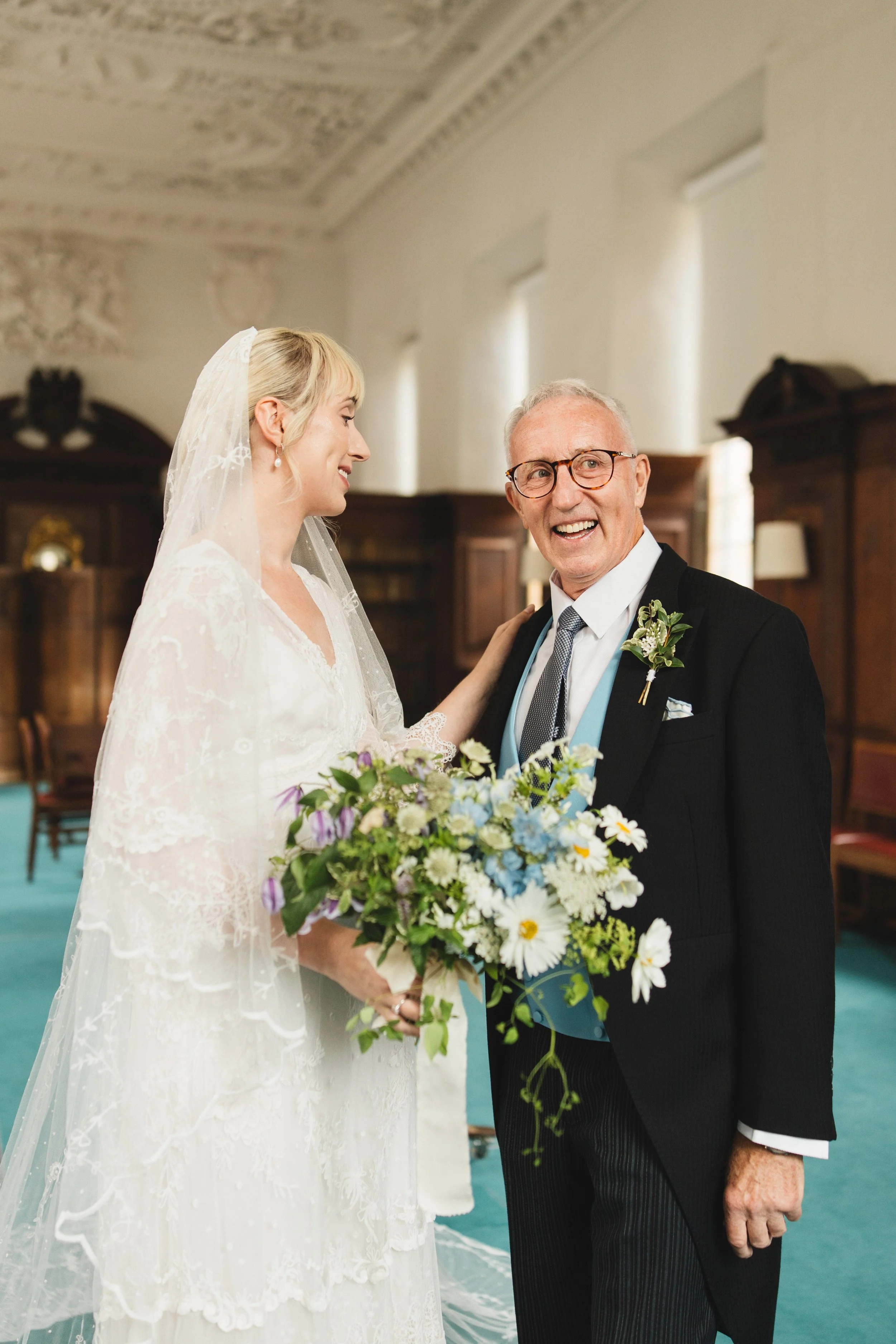 027_pembroke-college-chapel-cambridge-wedding-photography_cat-lane-photo.jpg