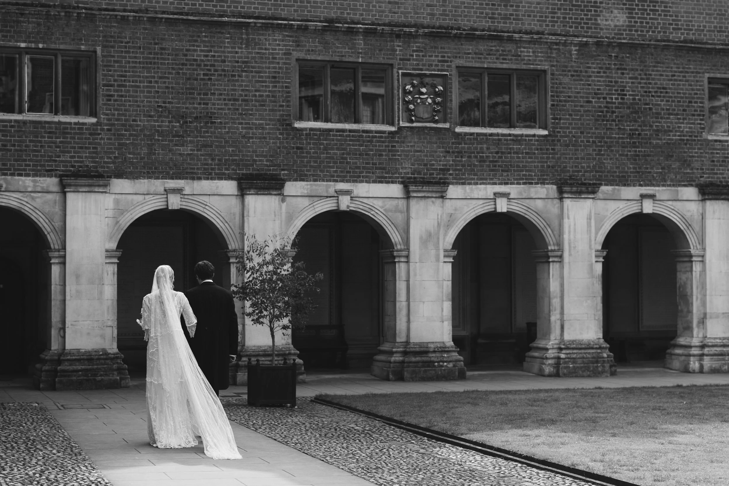 056_pembroke-college-chapel-cambridge-wedding-photography_cat-lane-photo.jpg