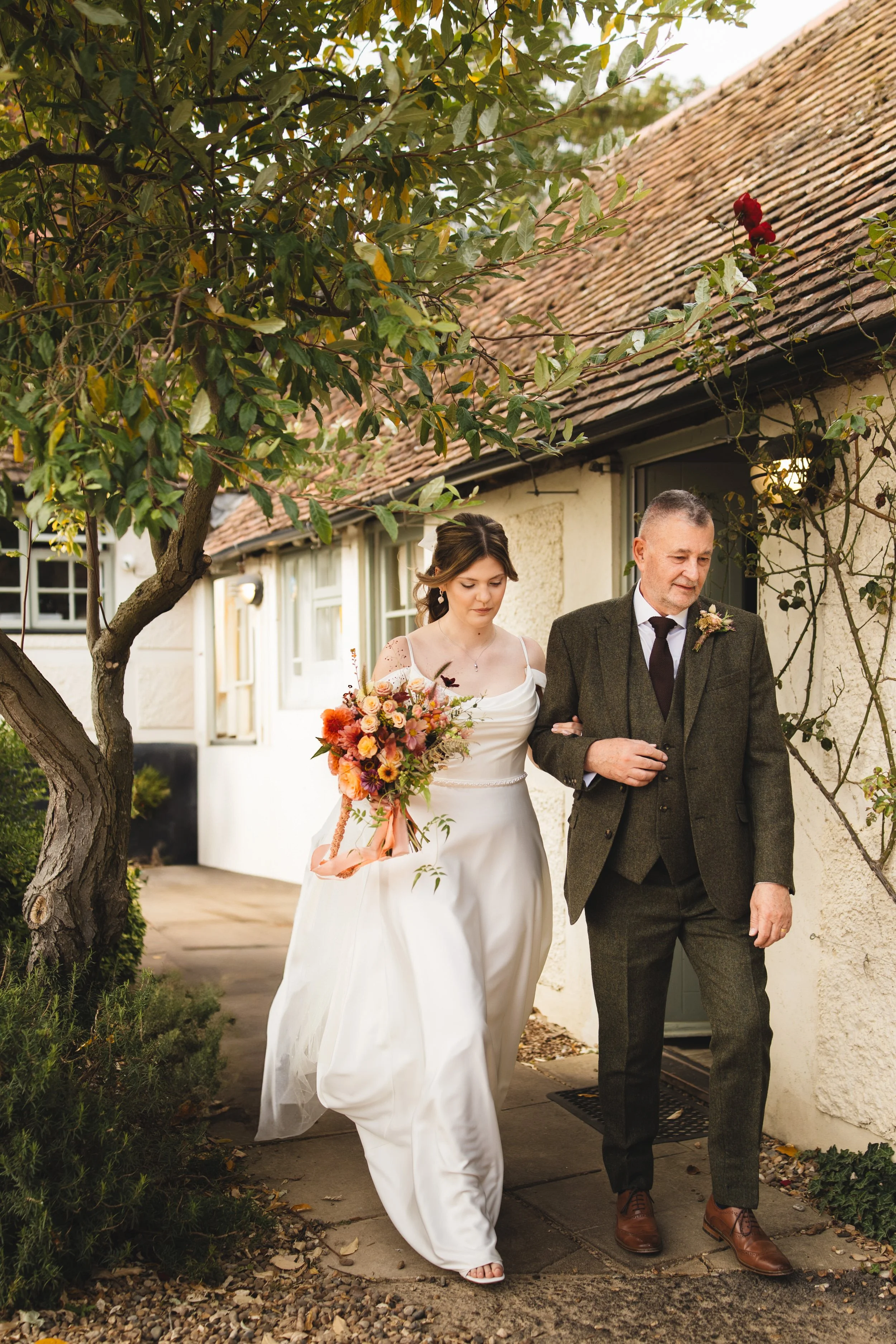 033_the-barns-at-redcoats-hertfordshire-wedding-photography_cat-lane-photo.jpg